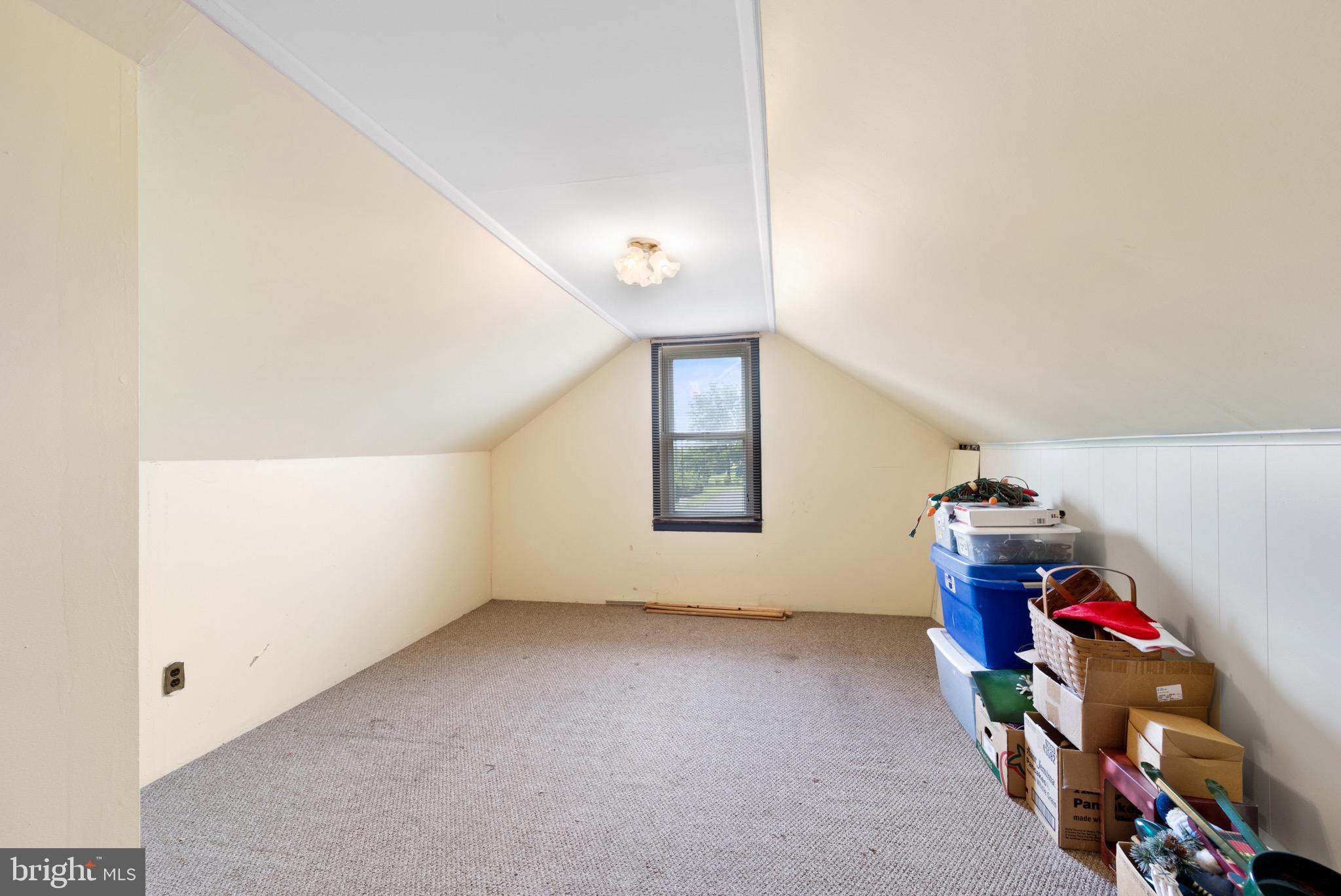 000 - Commercial Sale