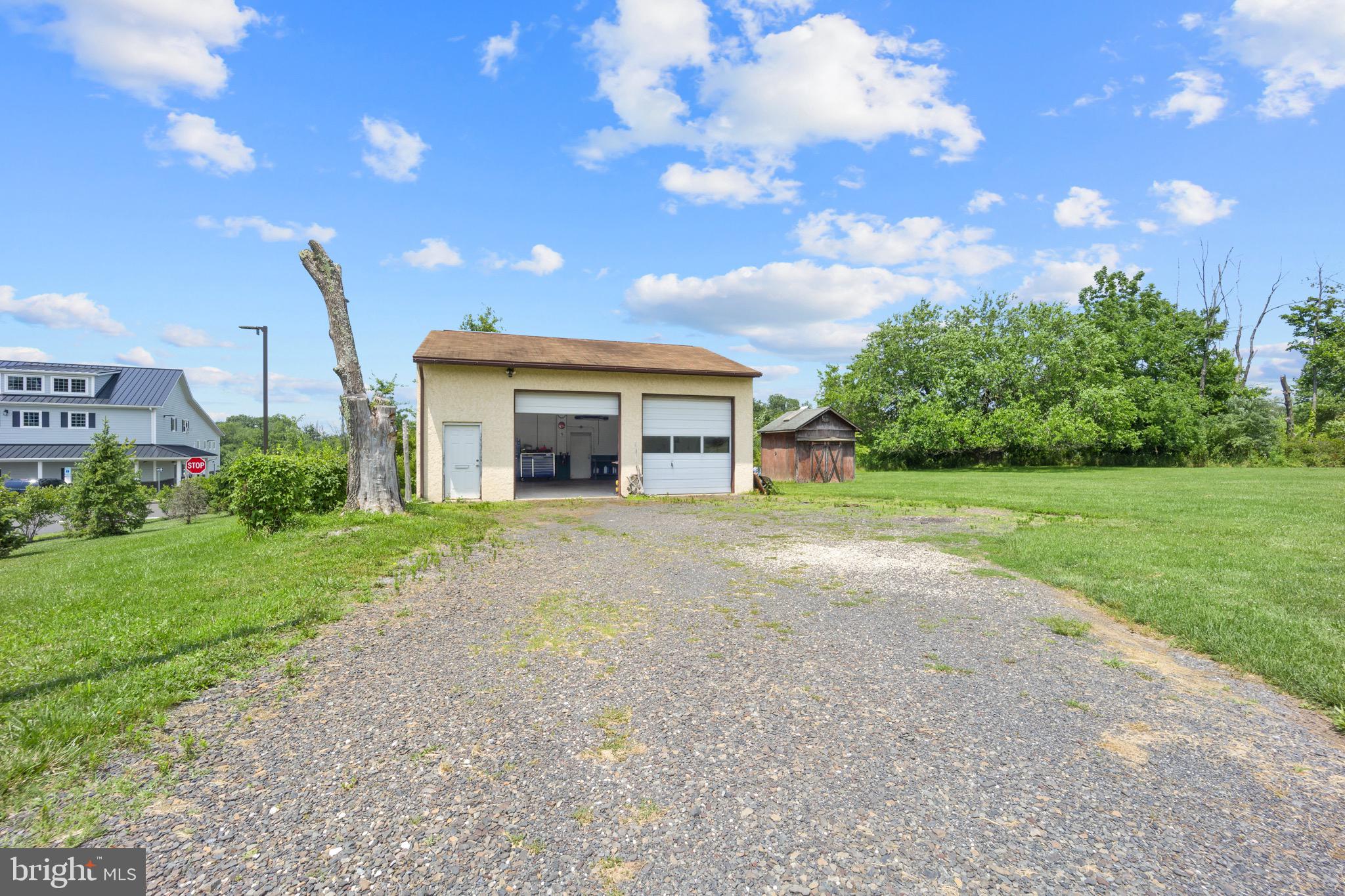 000 - Commercial Sale