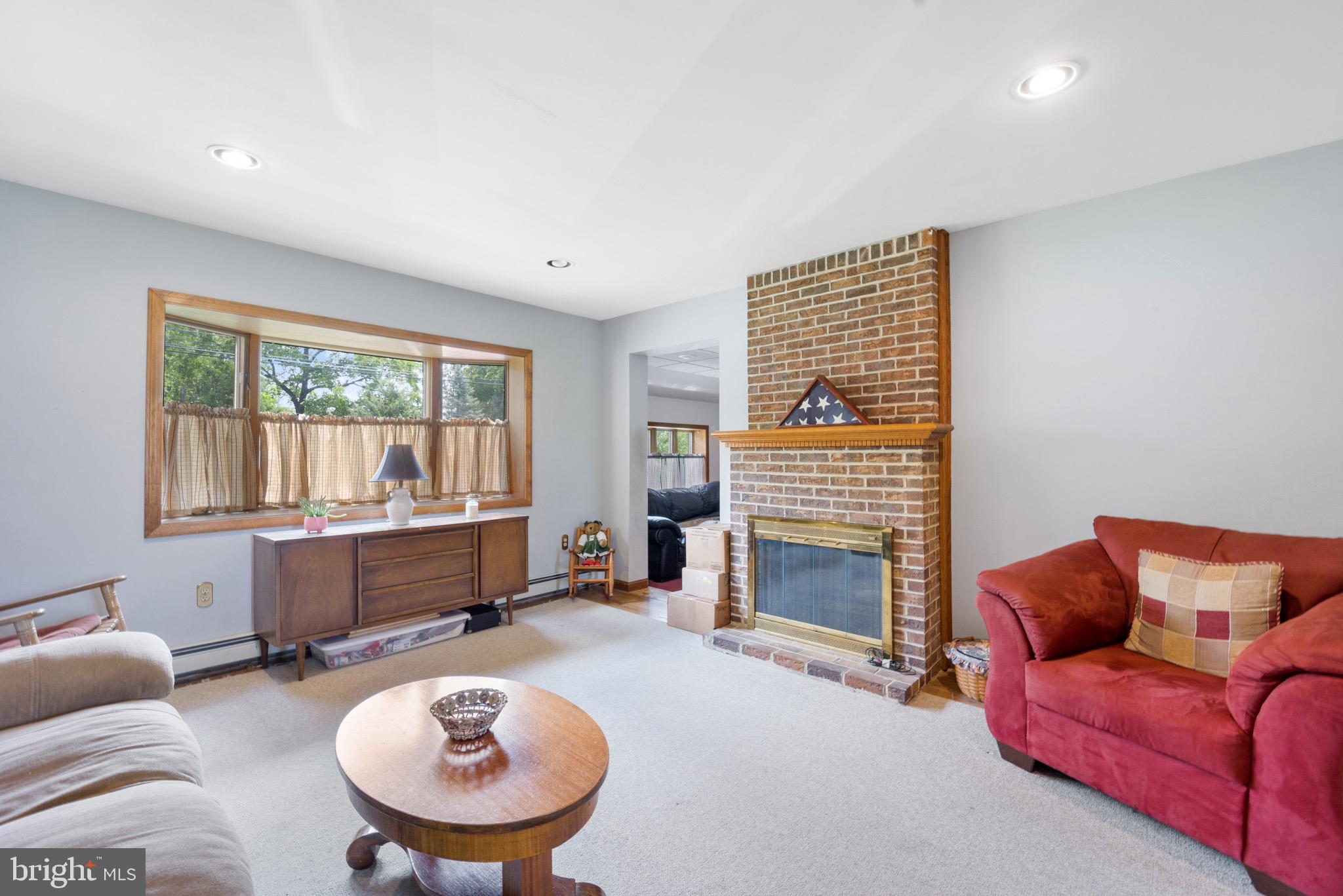 000 - Commercial Sale