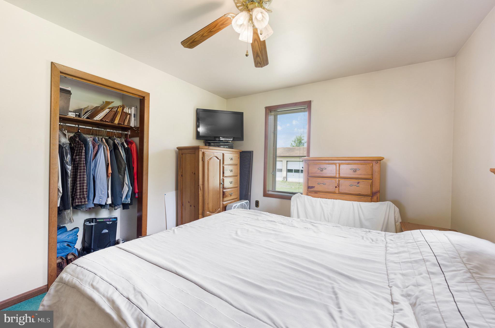 000 - Commercial Sale