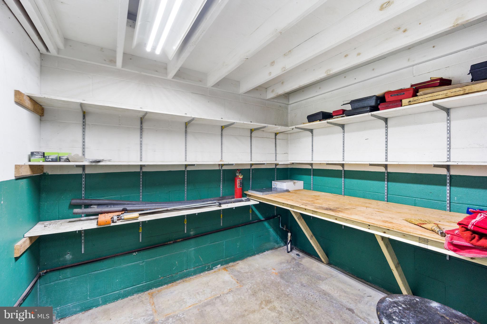 000 - Commercial Sale