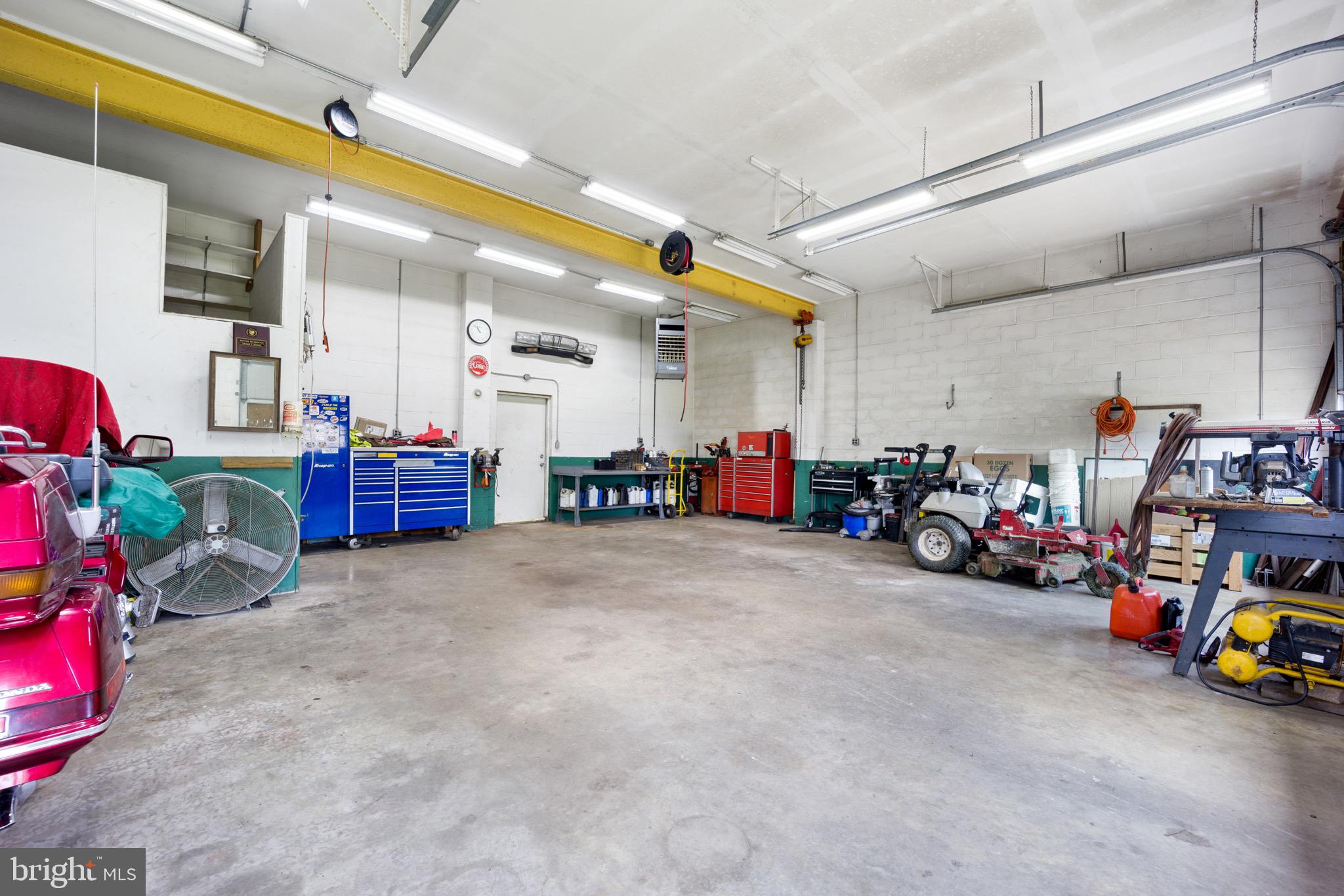 000 - Commercial Sale