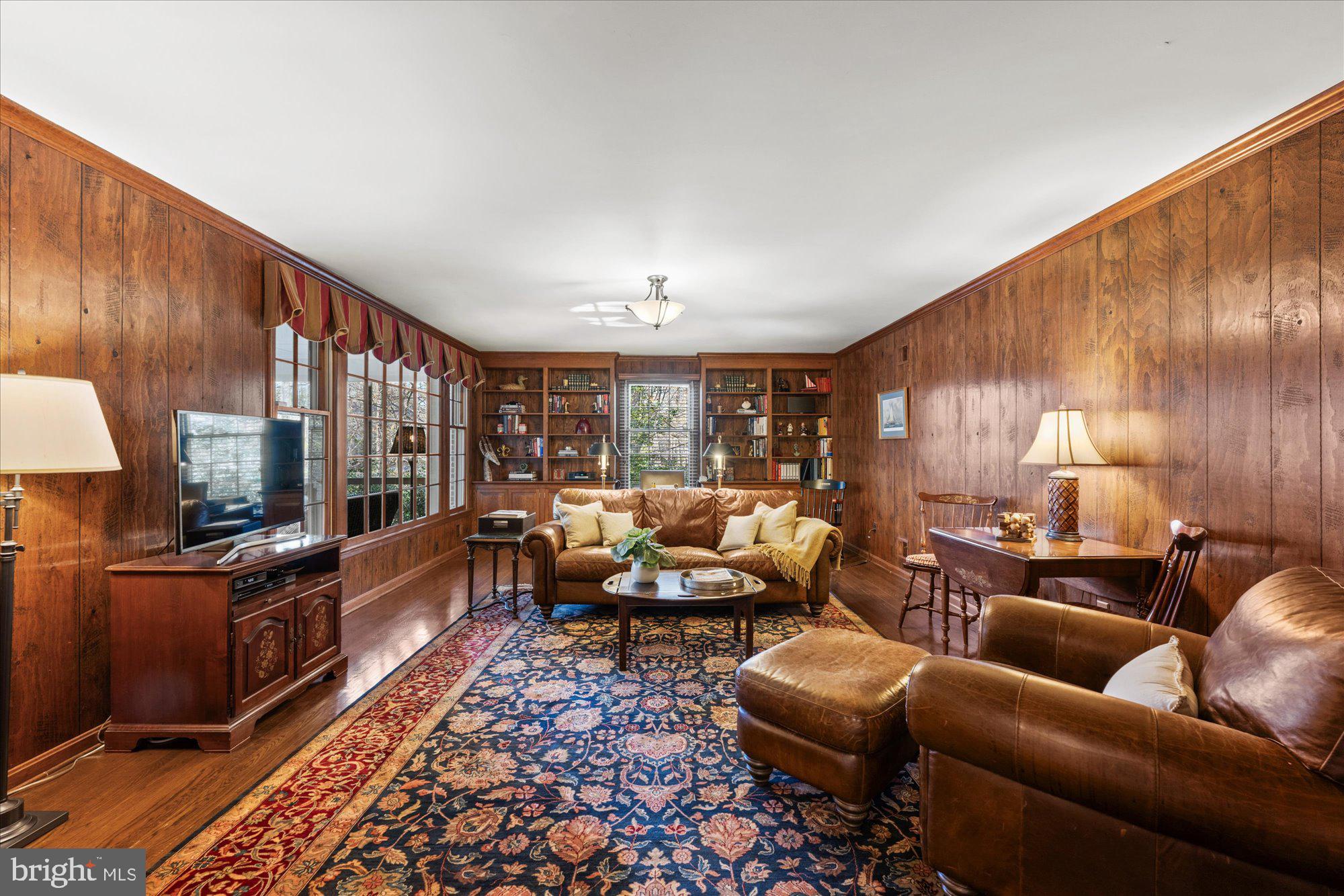 POTOMAC MANOR - Residential