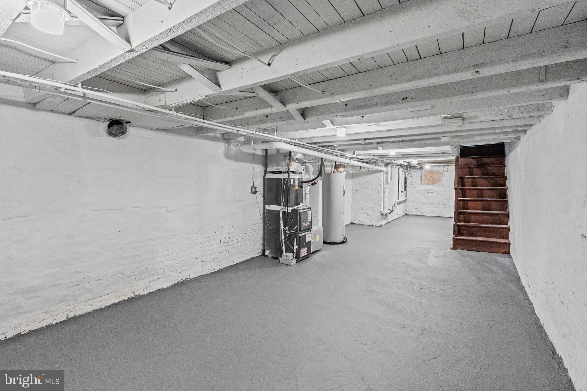 BROADWAY EAST - Residential