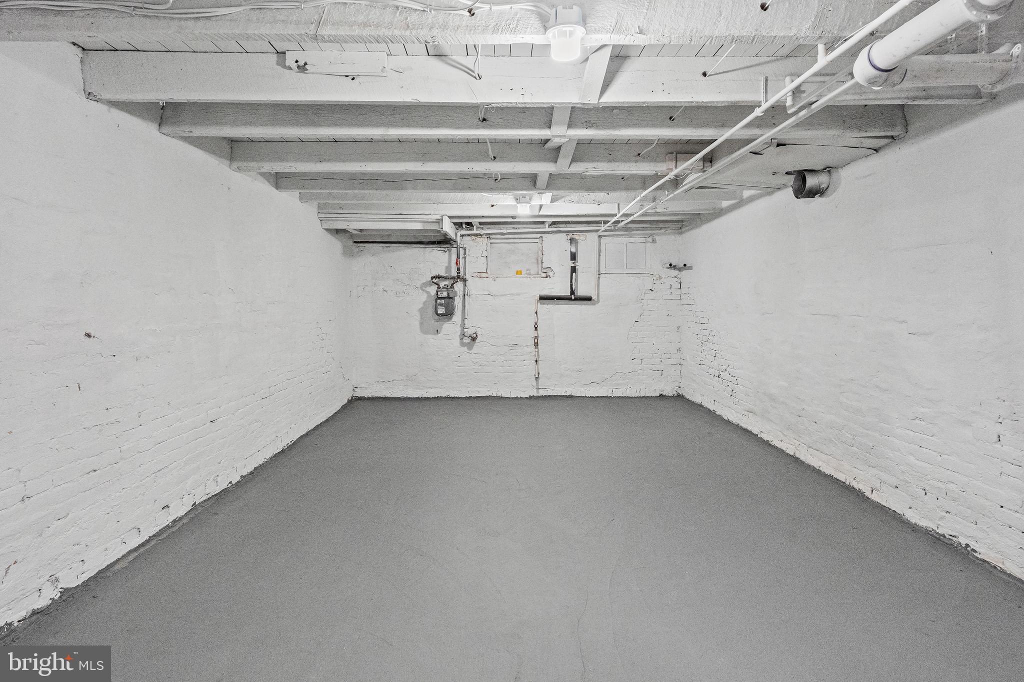 BROADWAY EAST - Residential