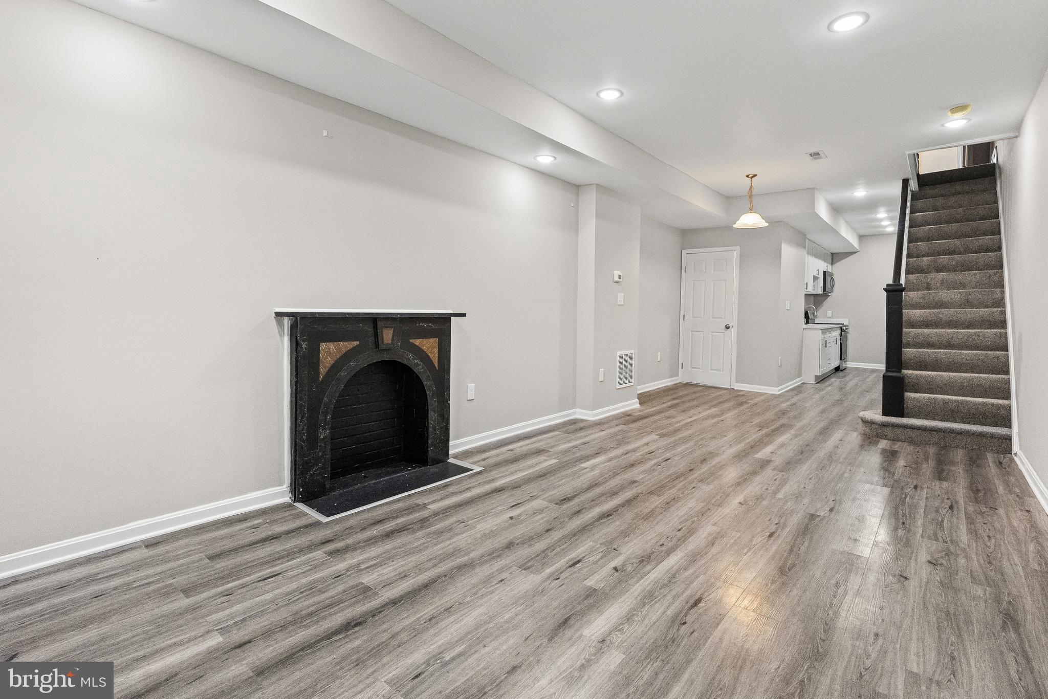 BROADWAY EAST - Residential