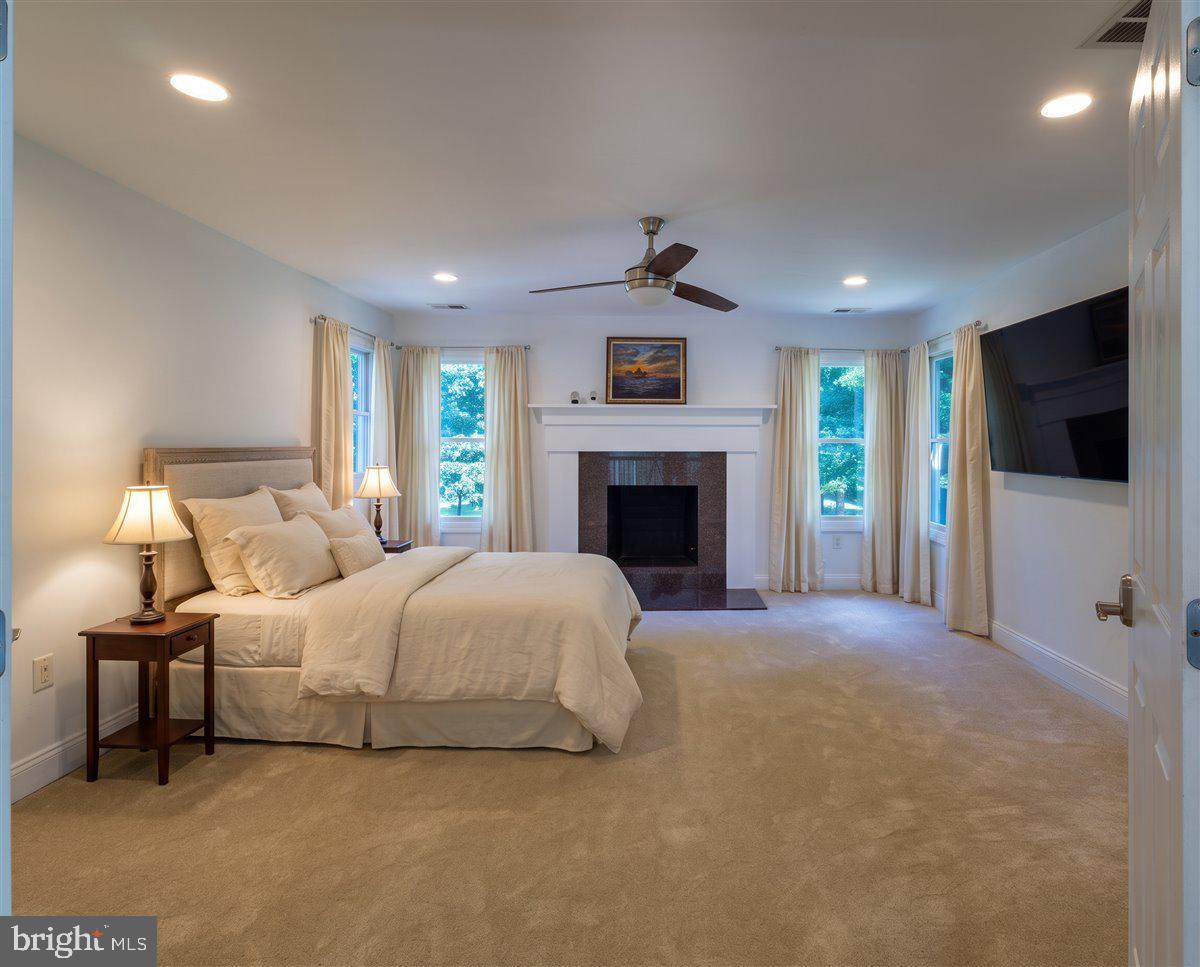 5202 CHASE LANE