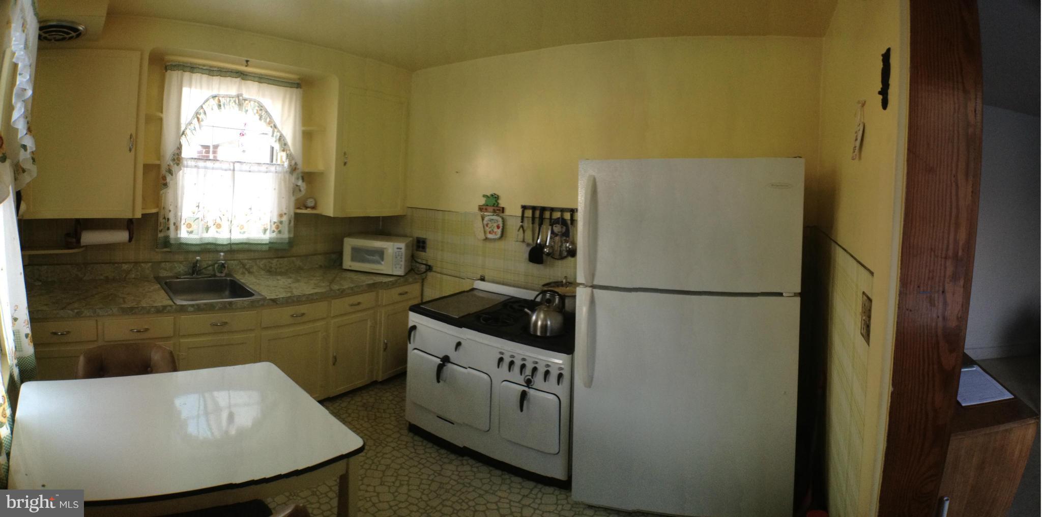 HILLCREST - Residential