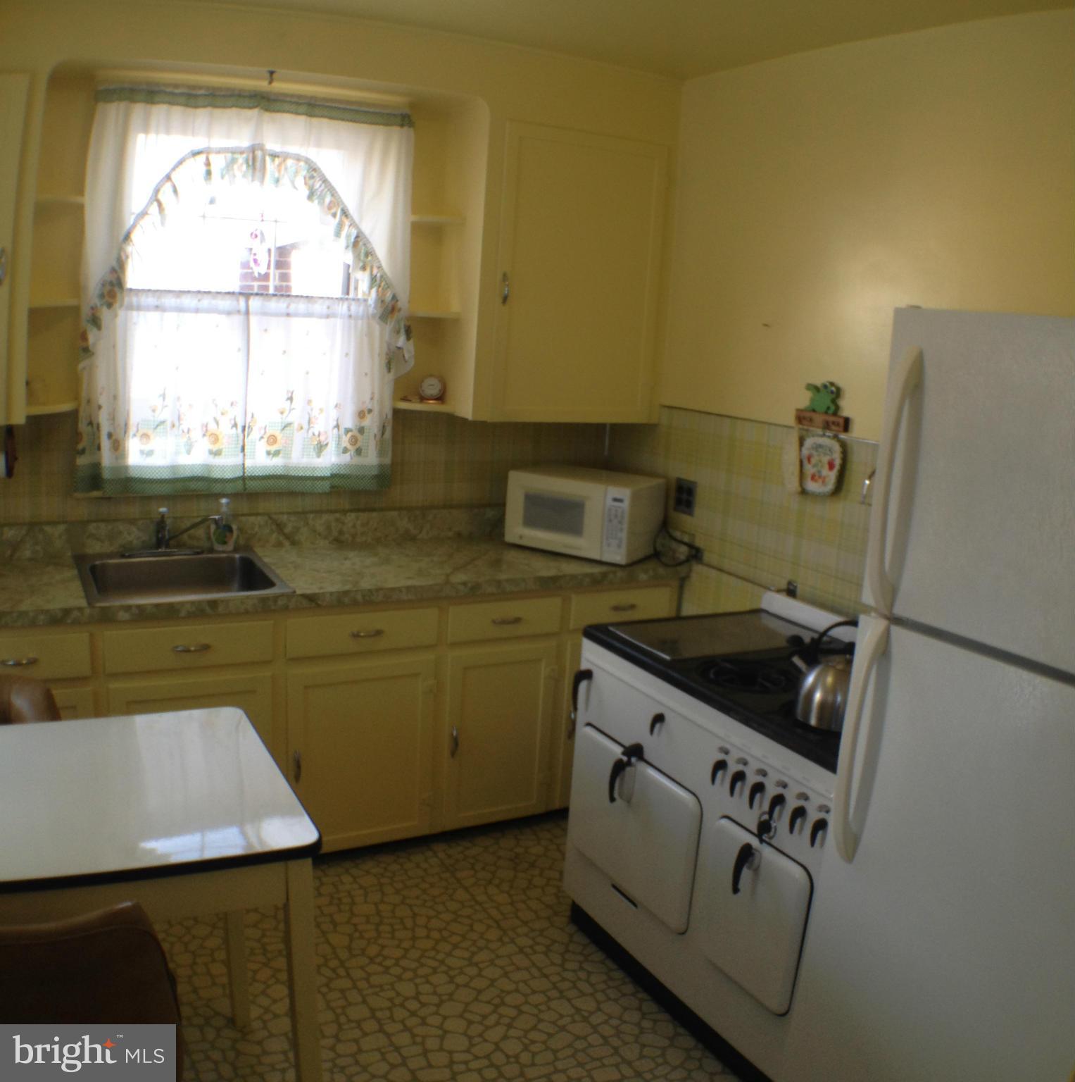 HILLCREST - Residential