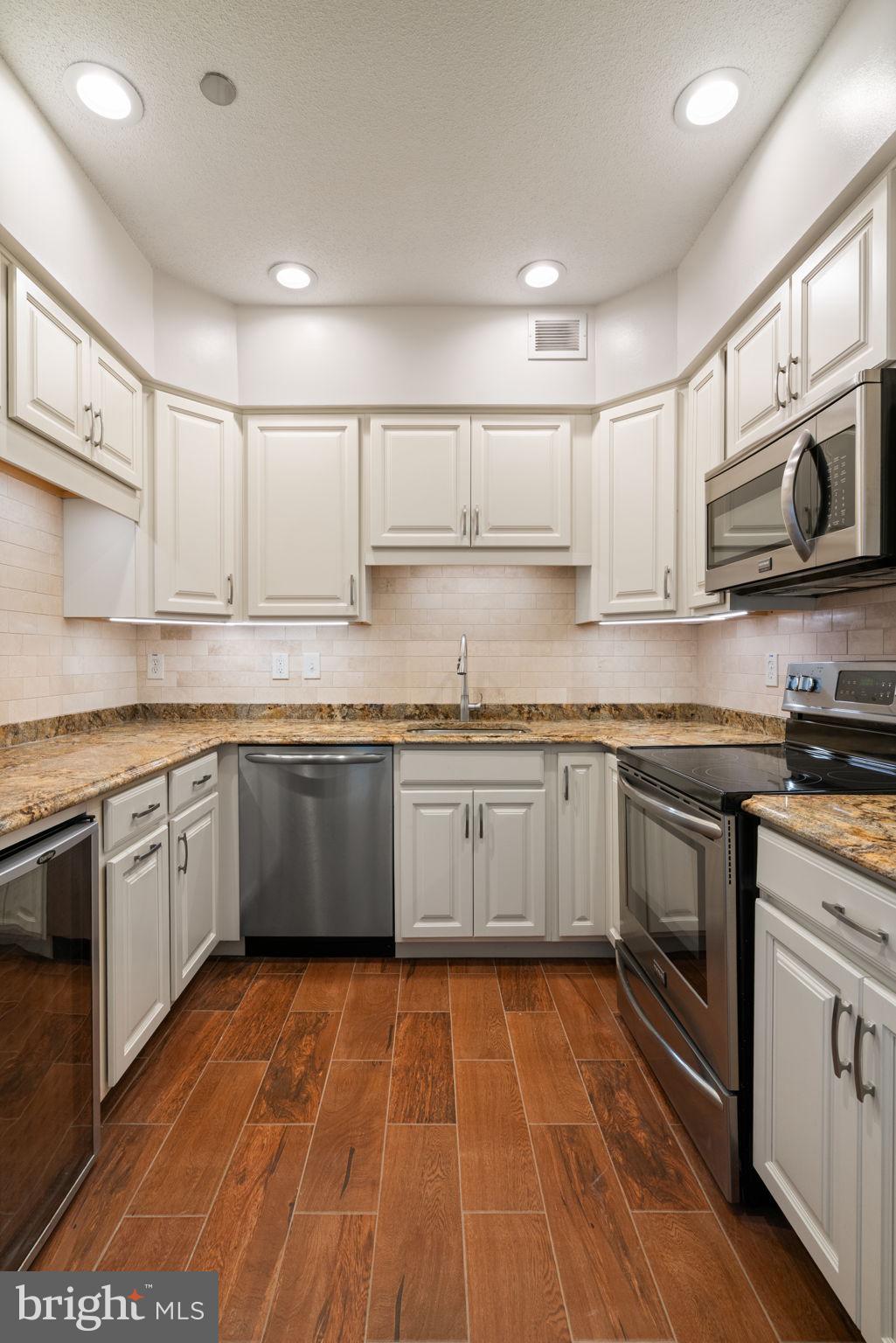 CRYSTAL PARK S - Residential Lease