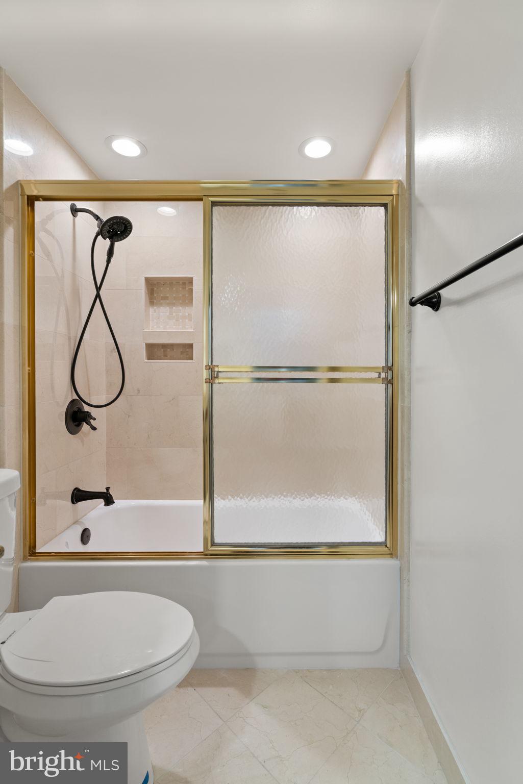 CRYSTAL PARK S - Residential Lease