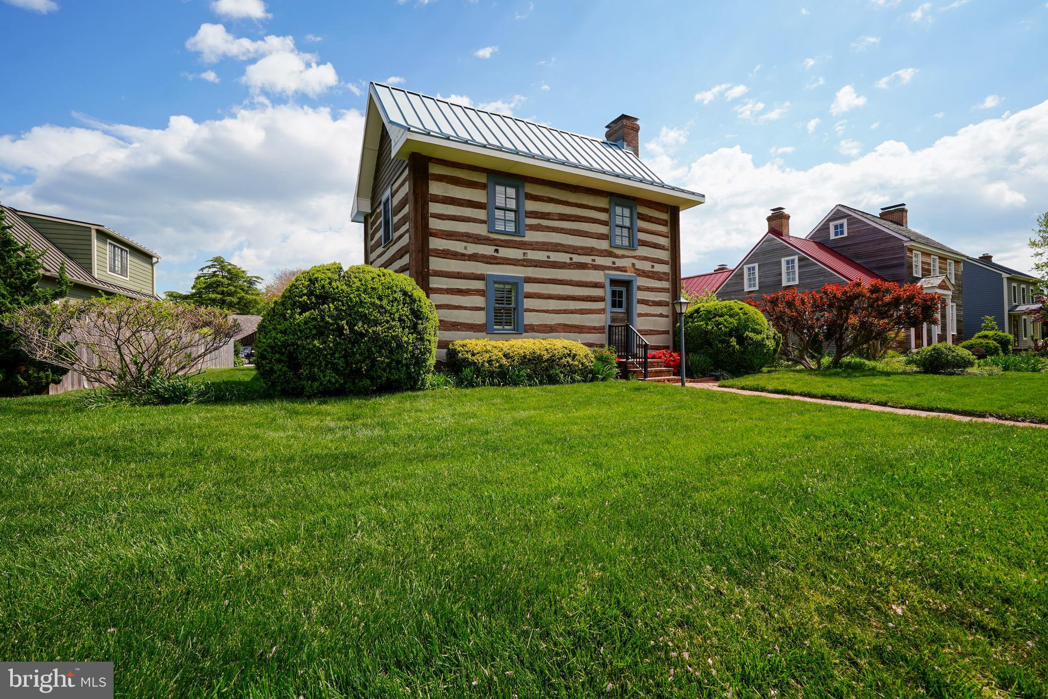 32 SHIPCARPENTER SQUARE