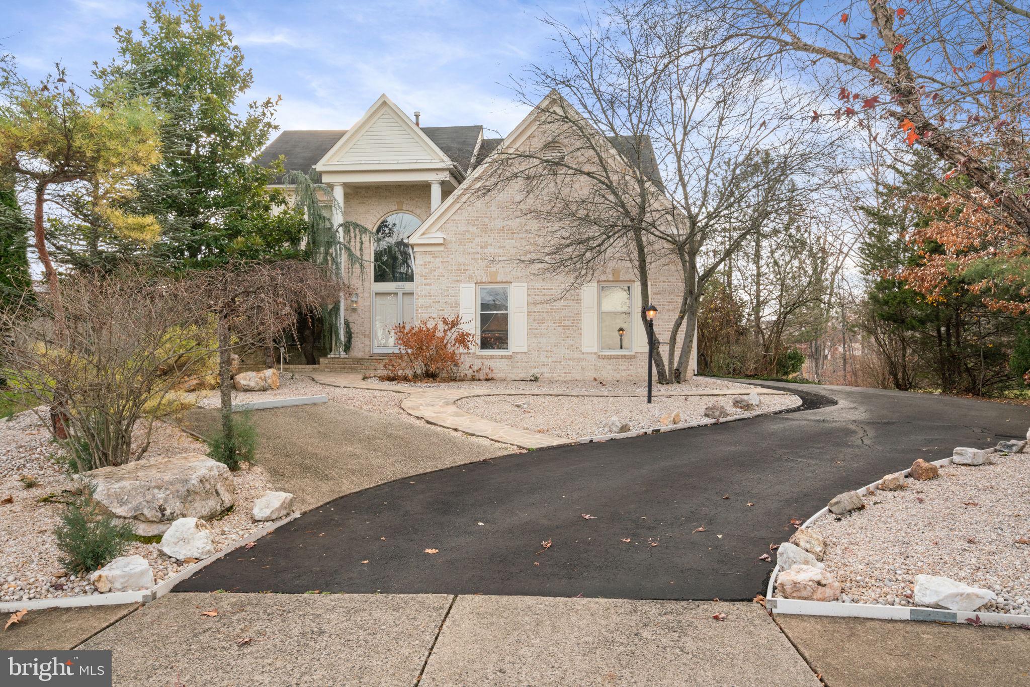 FOX MEADOW - Residential