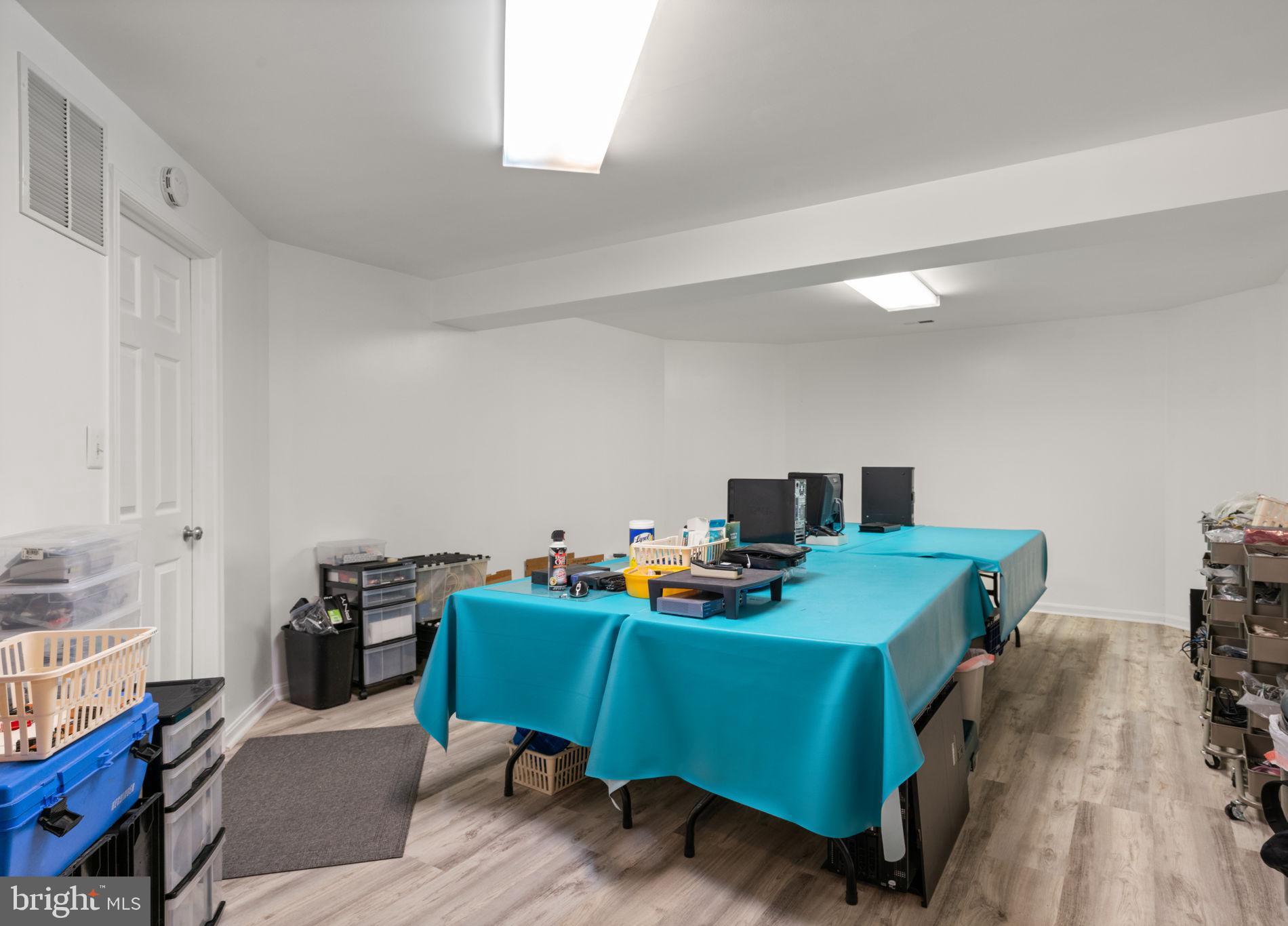 FOX MEADOW - Residential