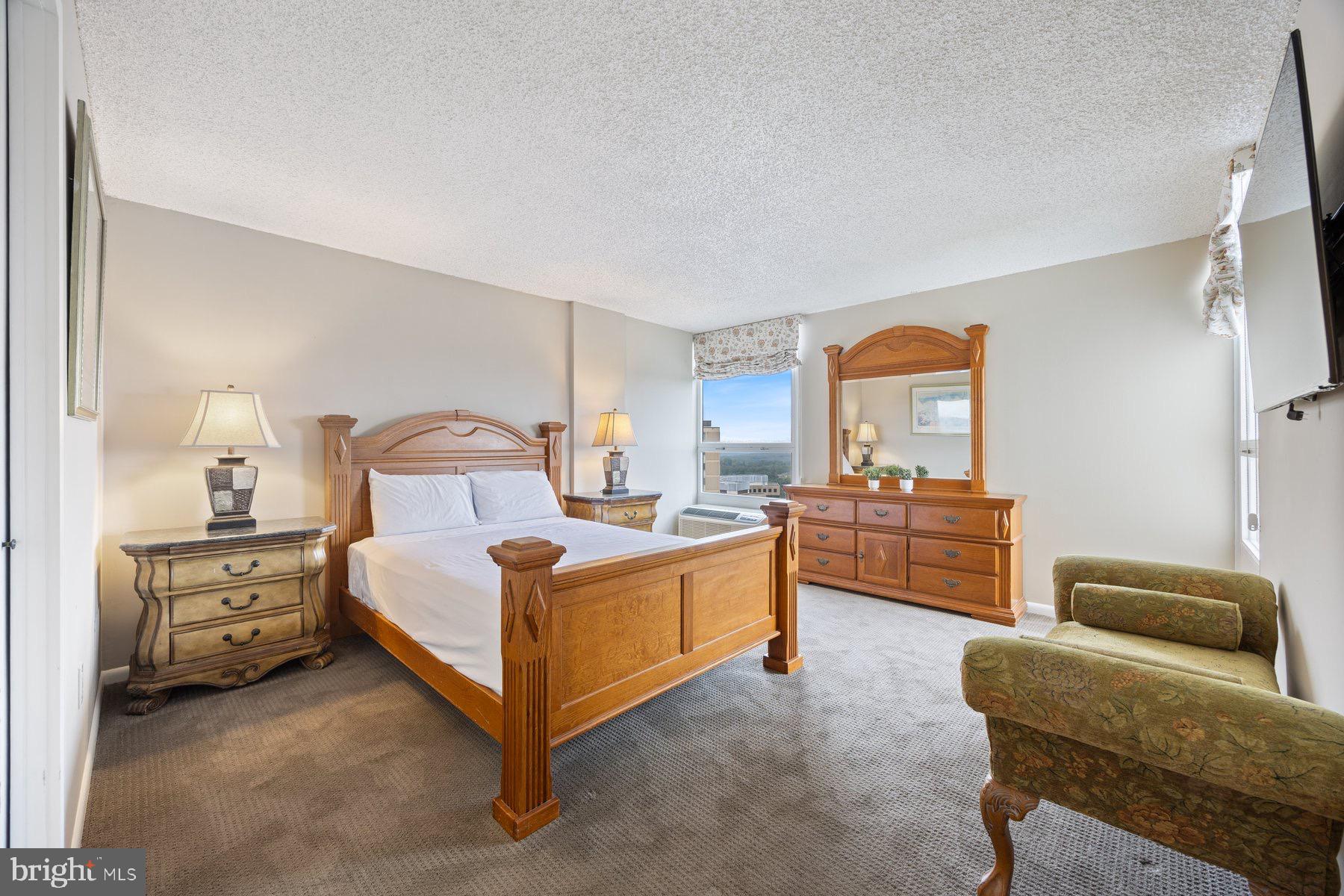 RIDGELY TOWSON CENTER - Residential