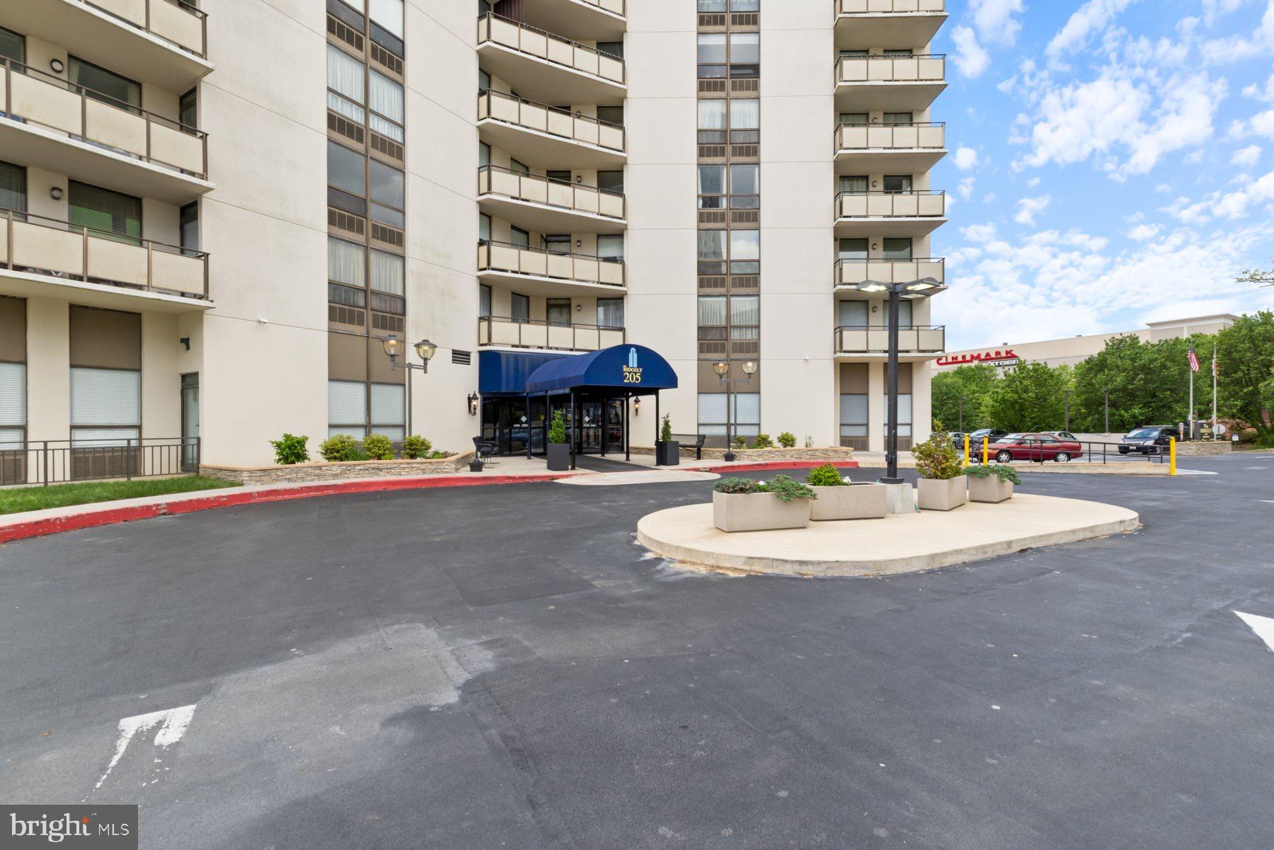 RIDGELY TOWSON CENTER - Residential