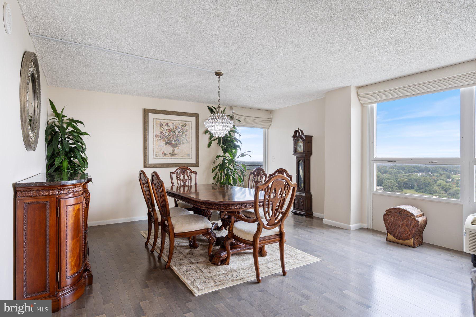 RIDGELY TOWSON CENTER - Residential