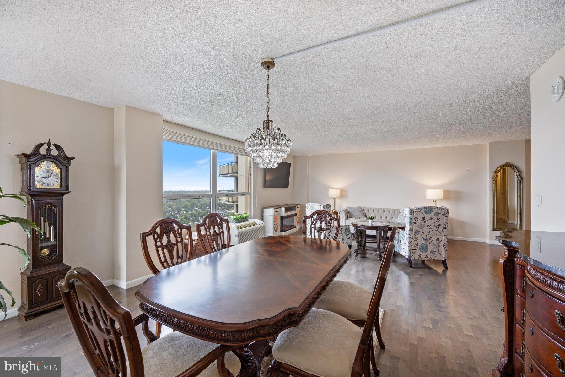 RIDGELY TOWSON CENTER - Residential