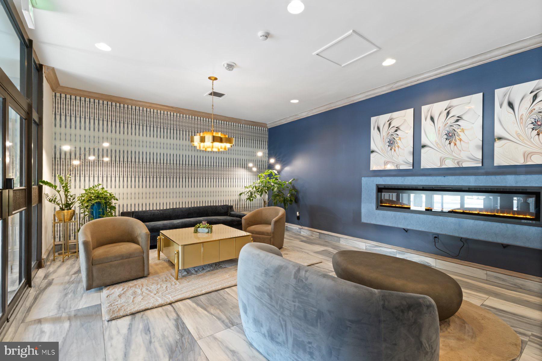 RIDGELY TOWSON CENTER - Residential