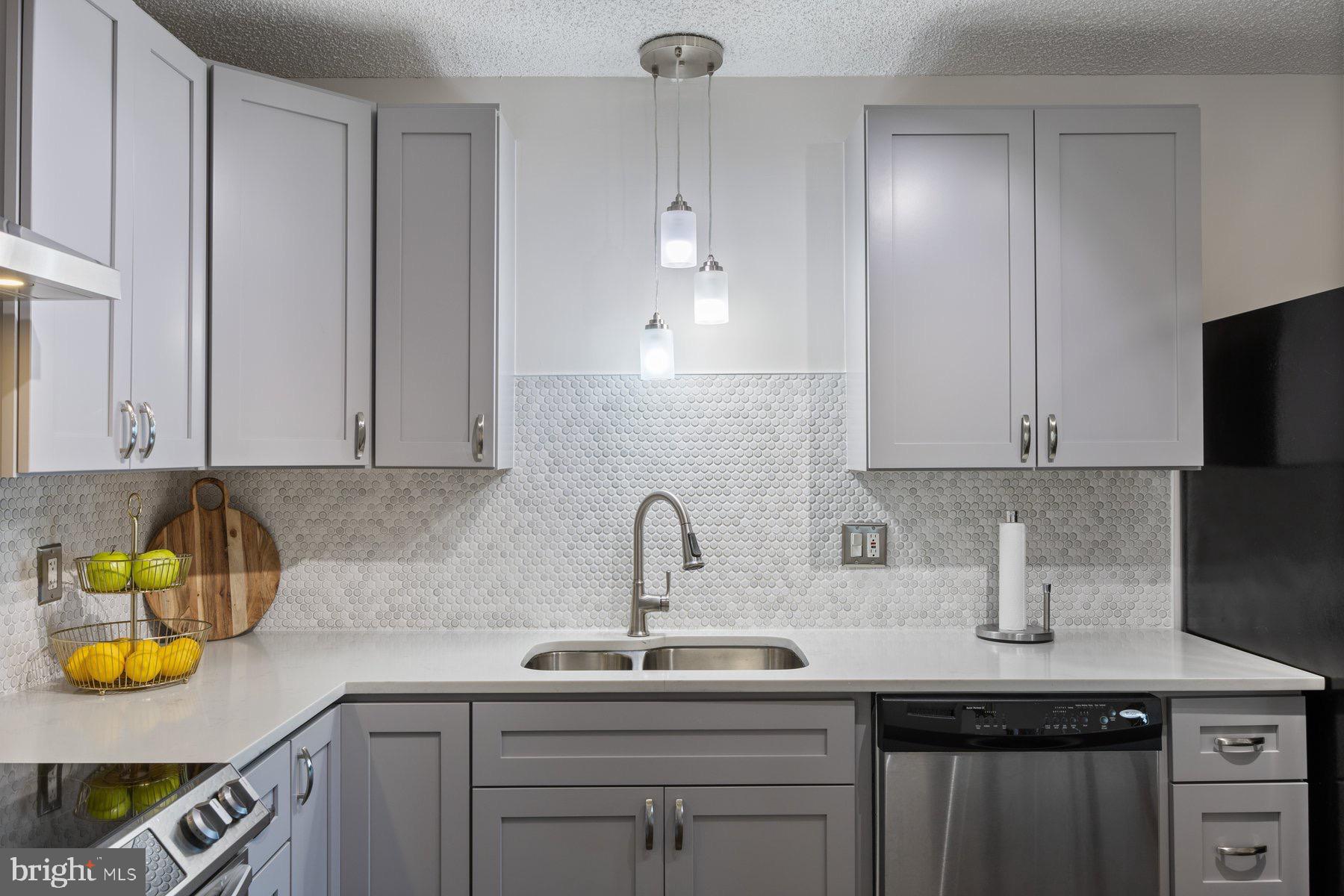 RIDGELY TOWSON CENTER - Residential