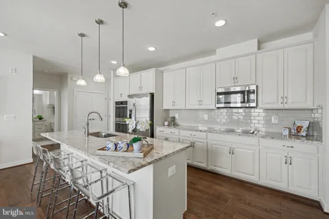 MLS: VALO2133868