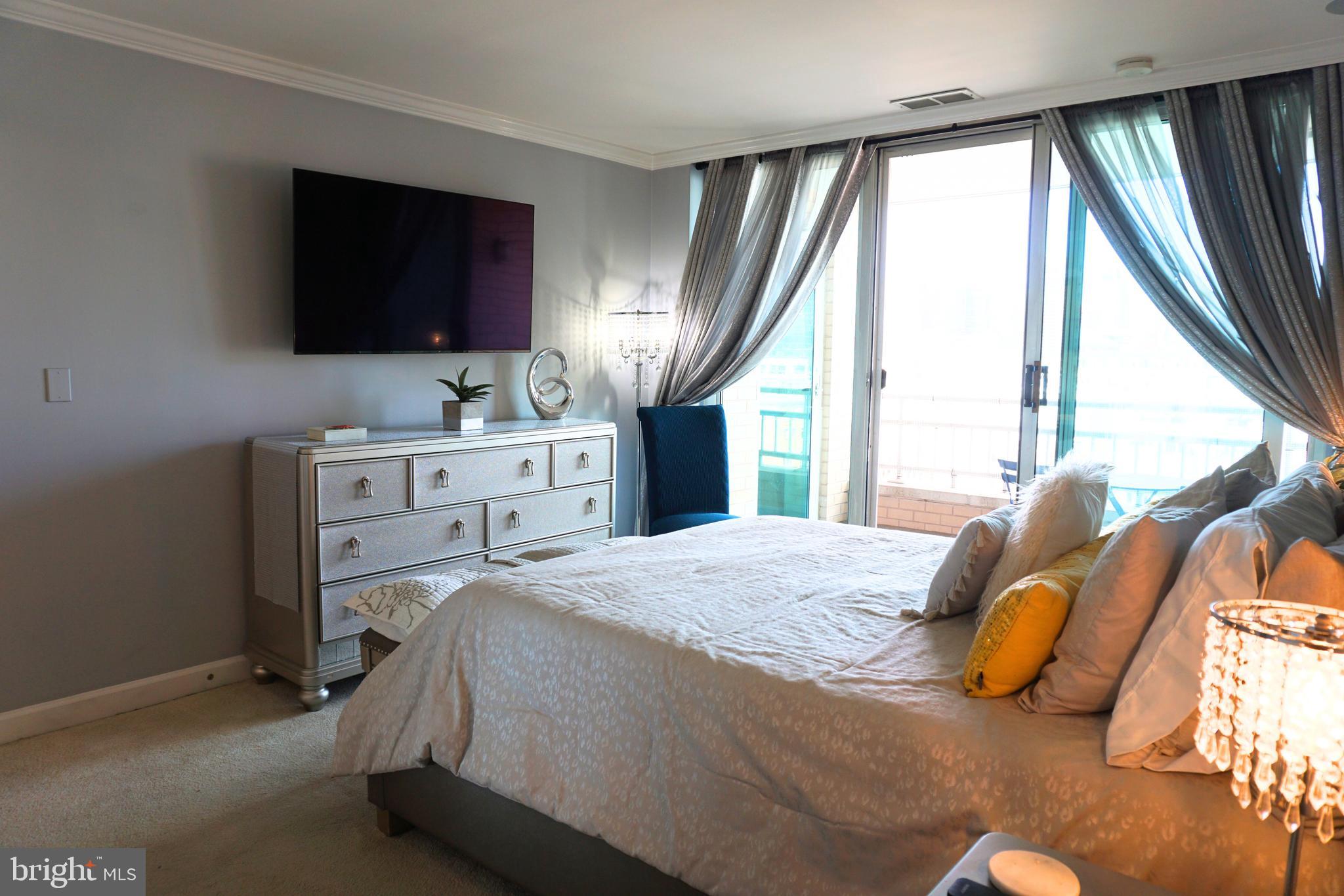 HARBORVIEW CONDOMINIUMS - Residential