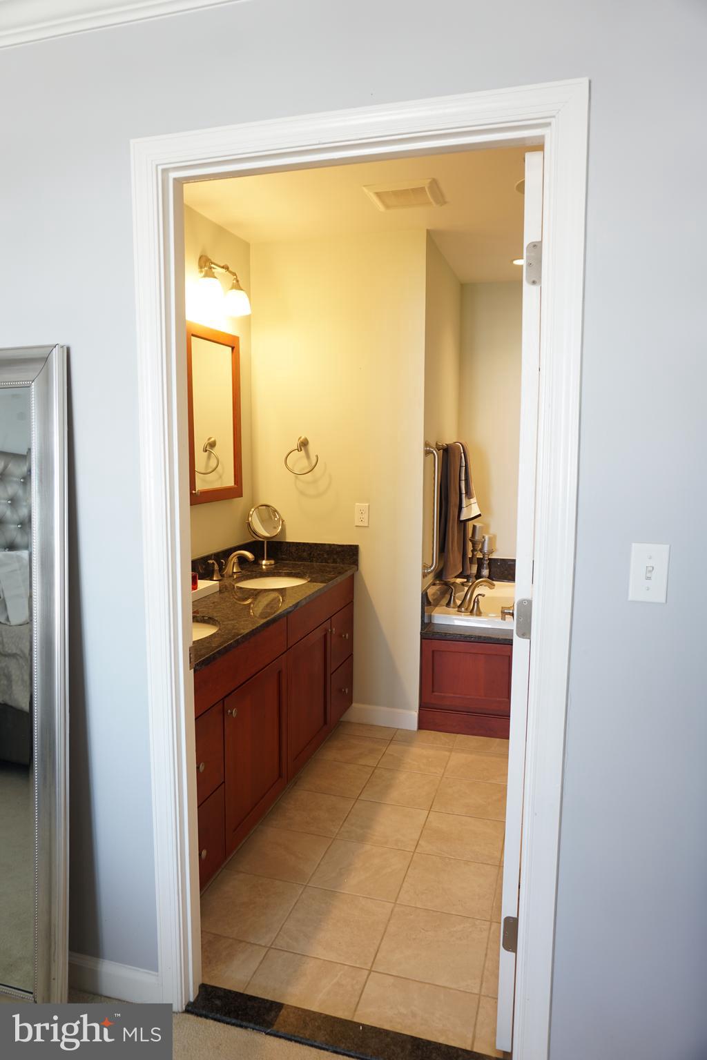 HARBORVIEW CONDOMINIUMS - Residential