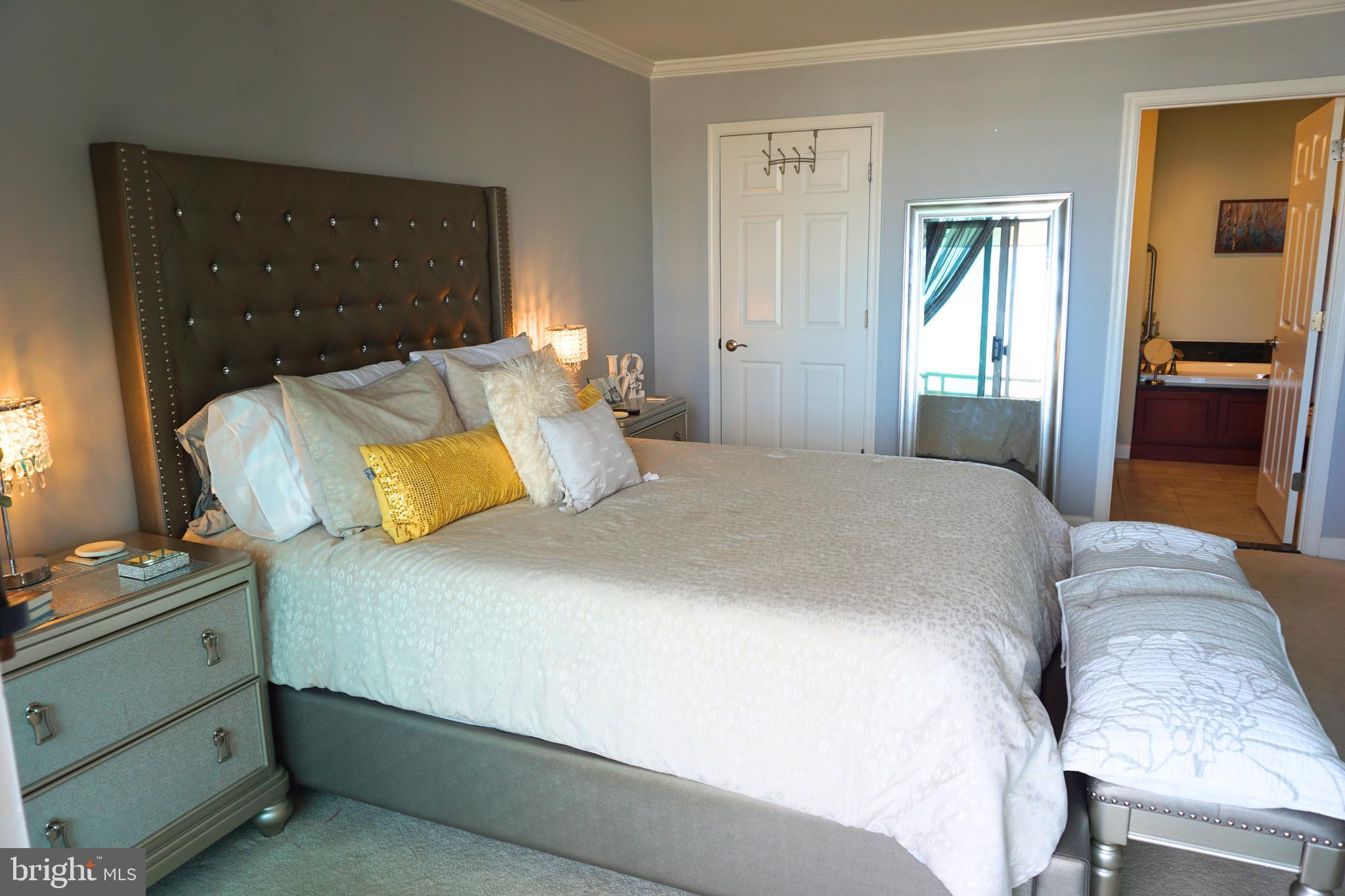 HARBORVIEW CONDOMINIUMS - Residential