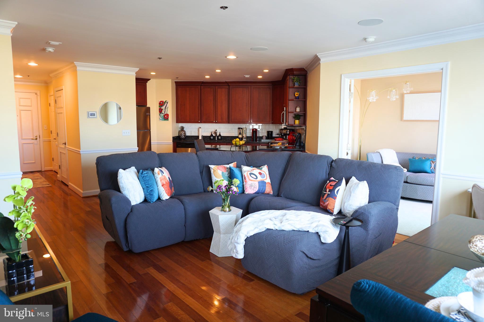 HARBORVIEW CONDOMINIUMS - Residential