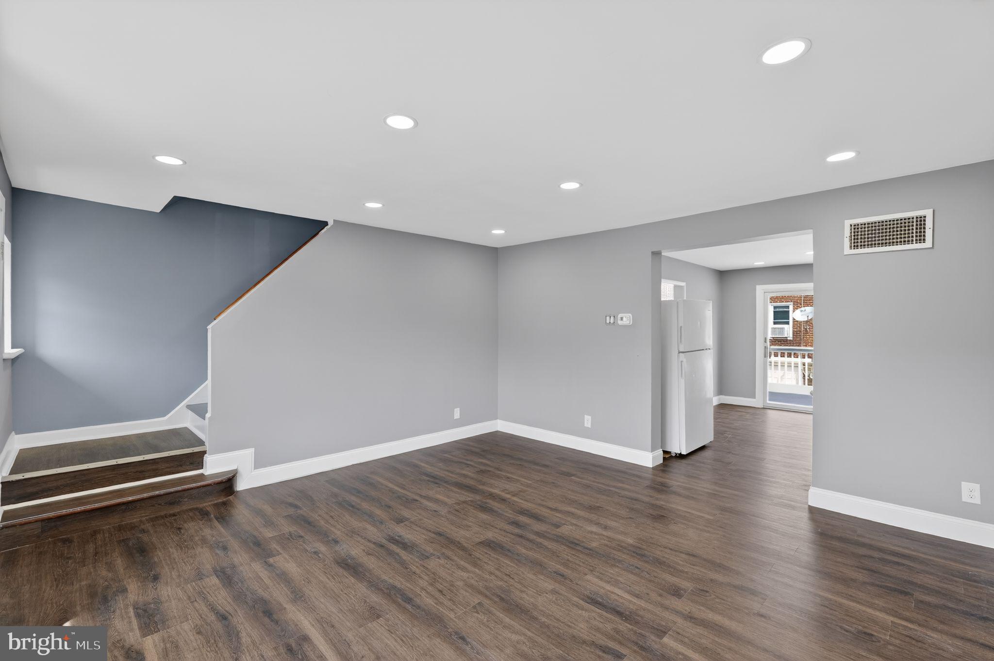 OXFORD CIRCLE - Residential