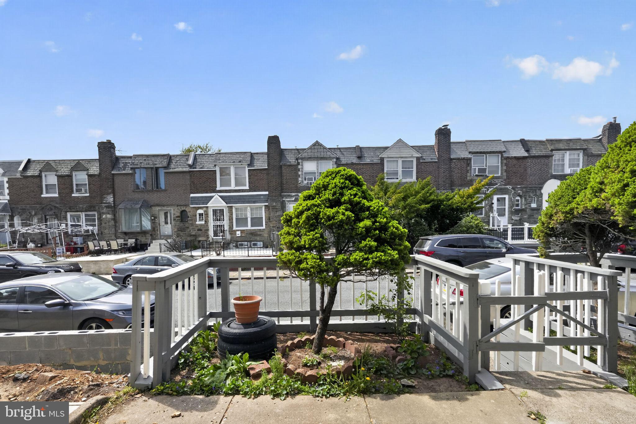 OXFORD CIRCLE - Residential