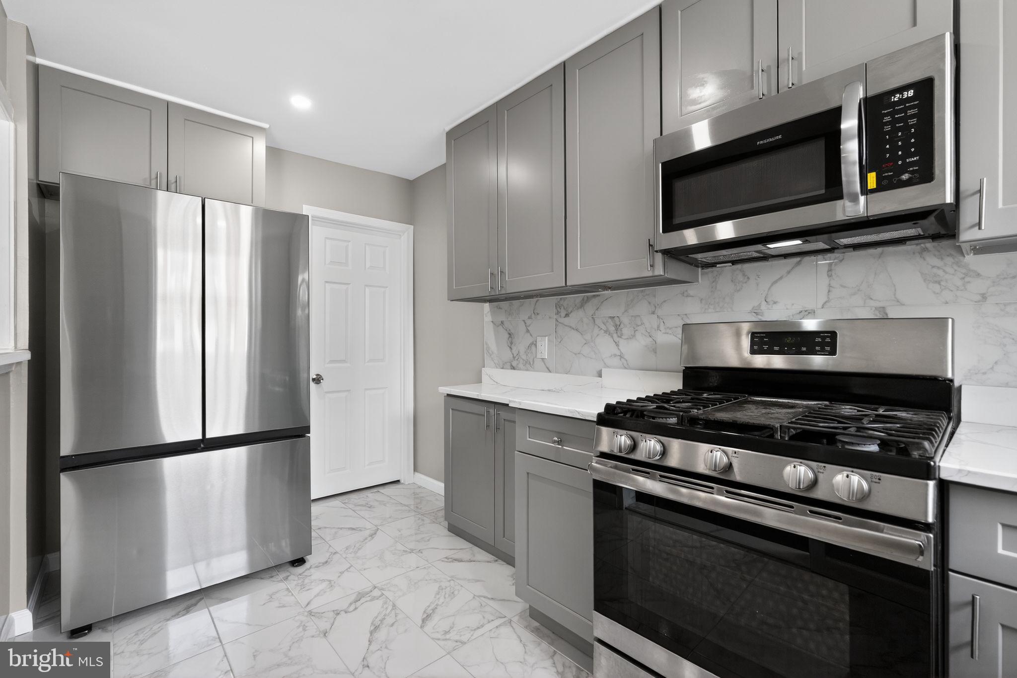 OXFORD CIRCLE - Residential