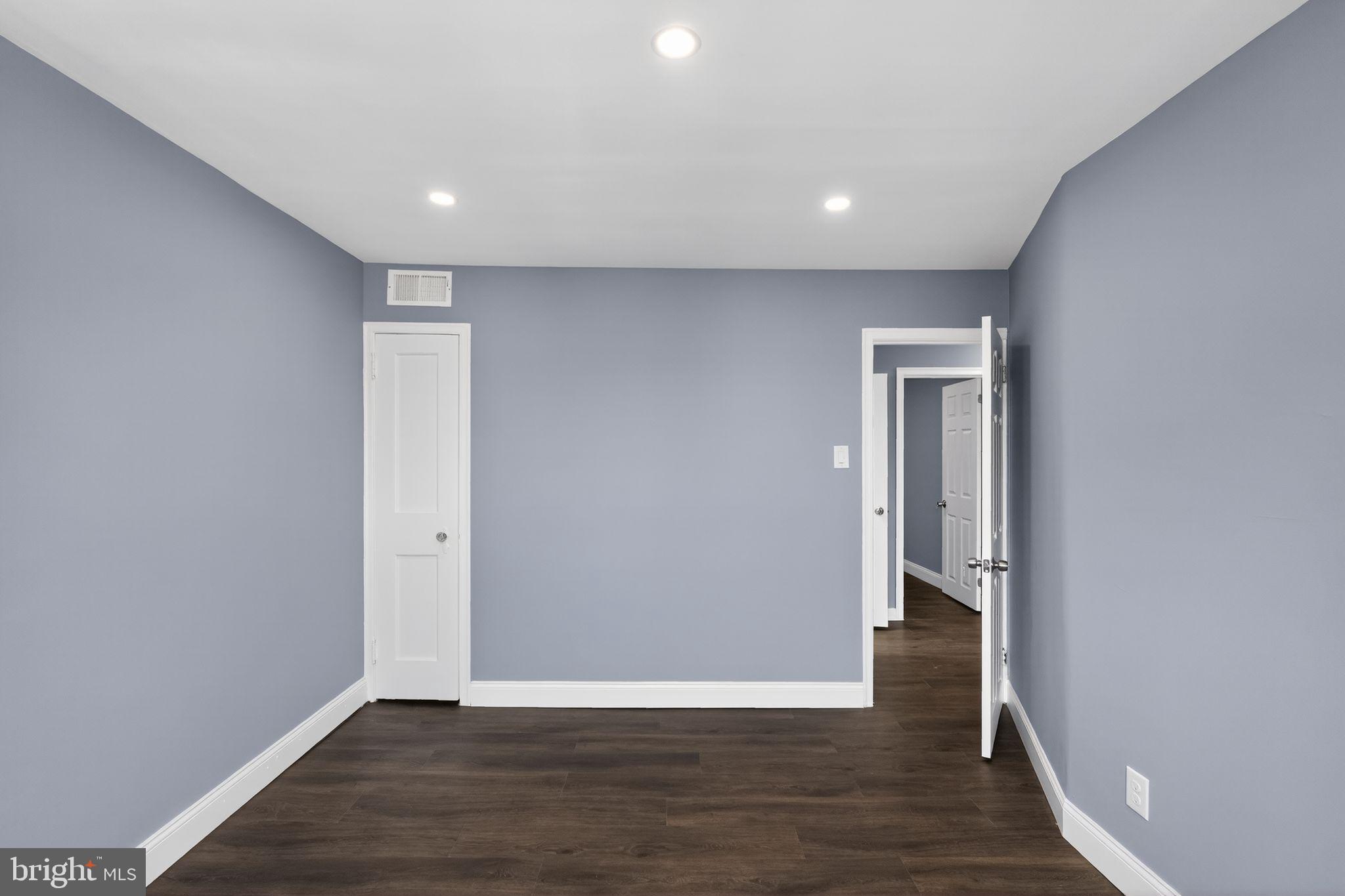 OXFORD CIRCLE - Residential