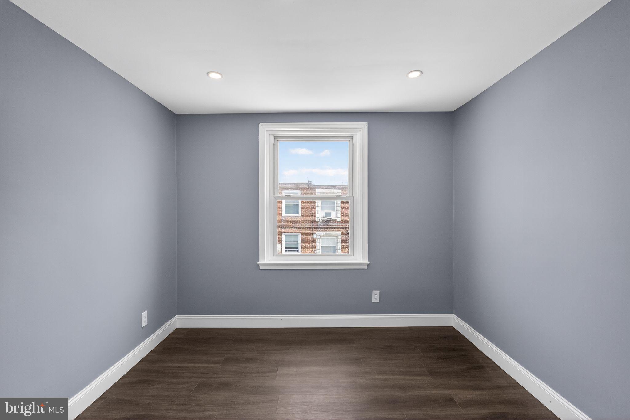 OXFORD CIRCLE - Residential