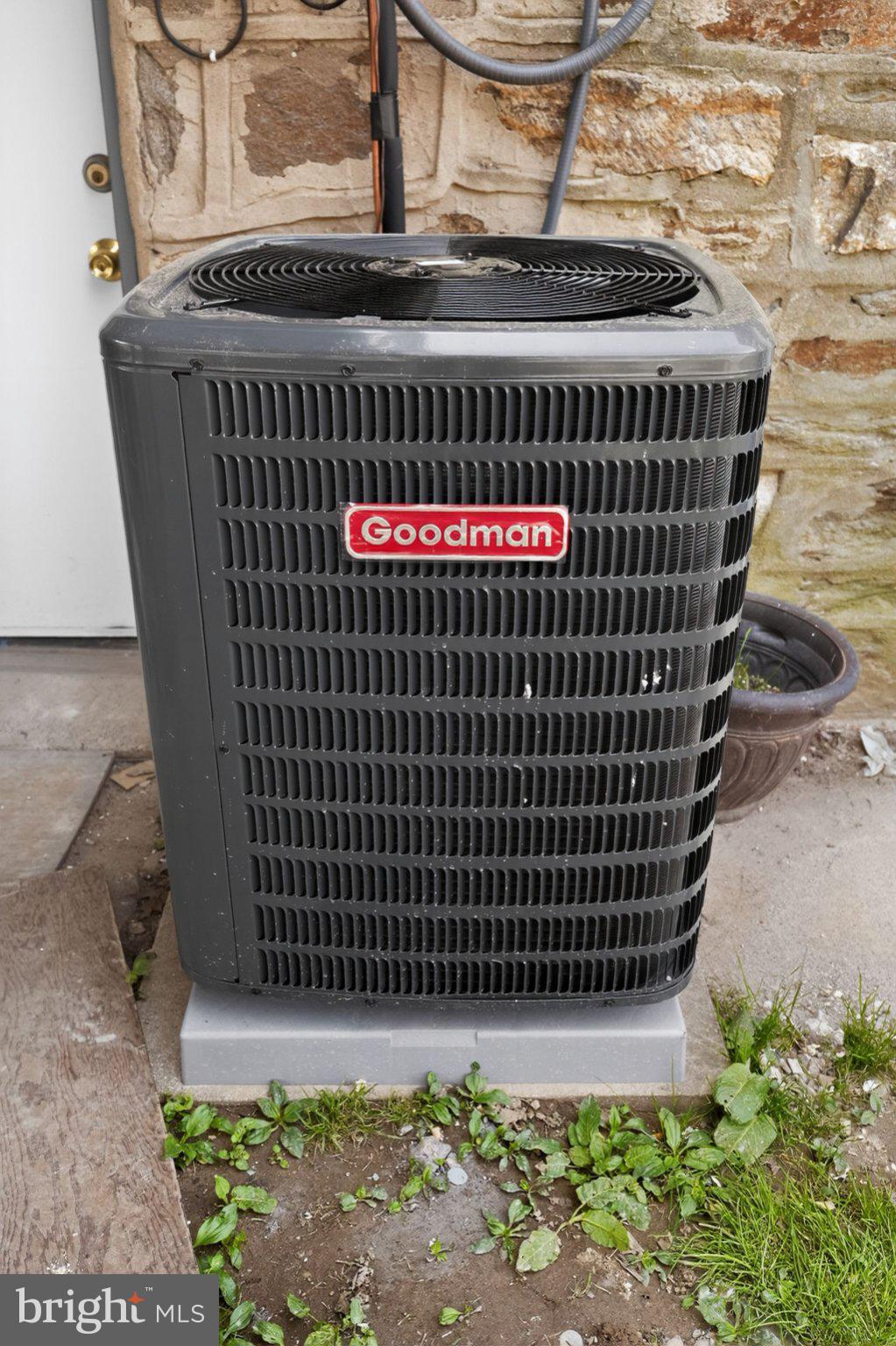 OXFORD CIRCLE - Residential