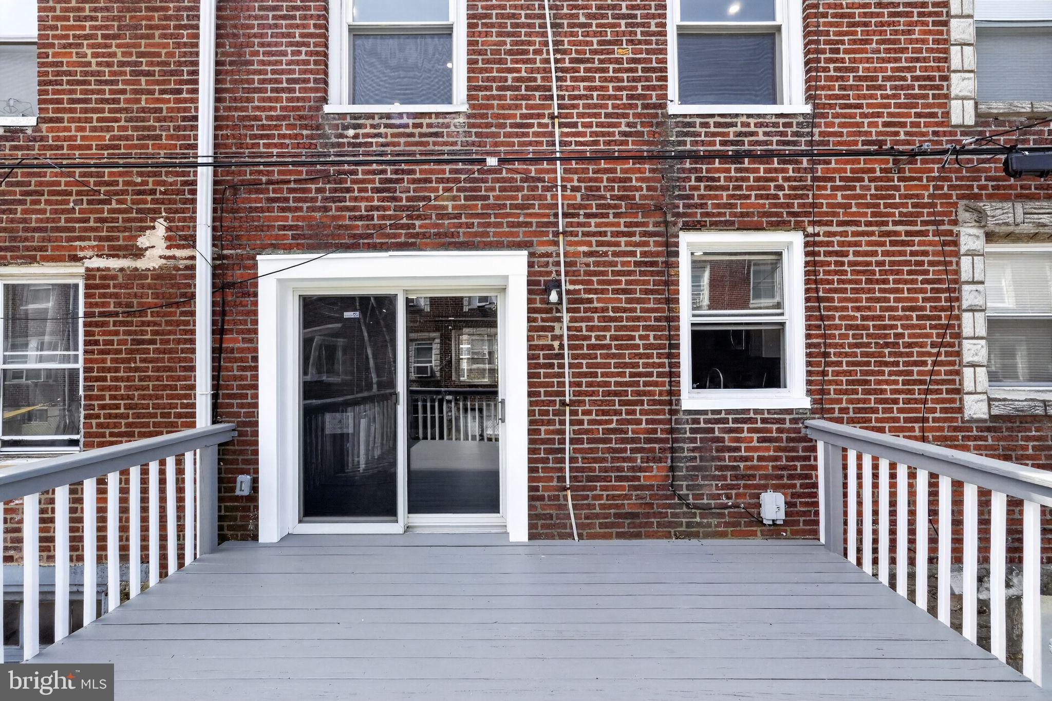 OXFORD CIRCLE - Residential