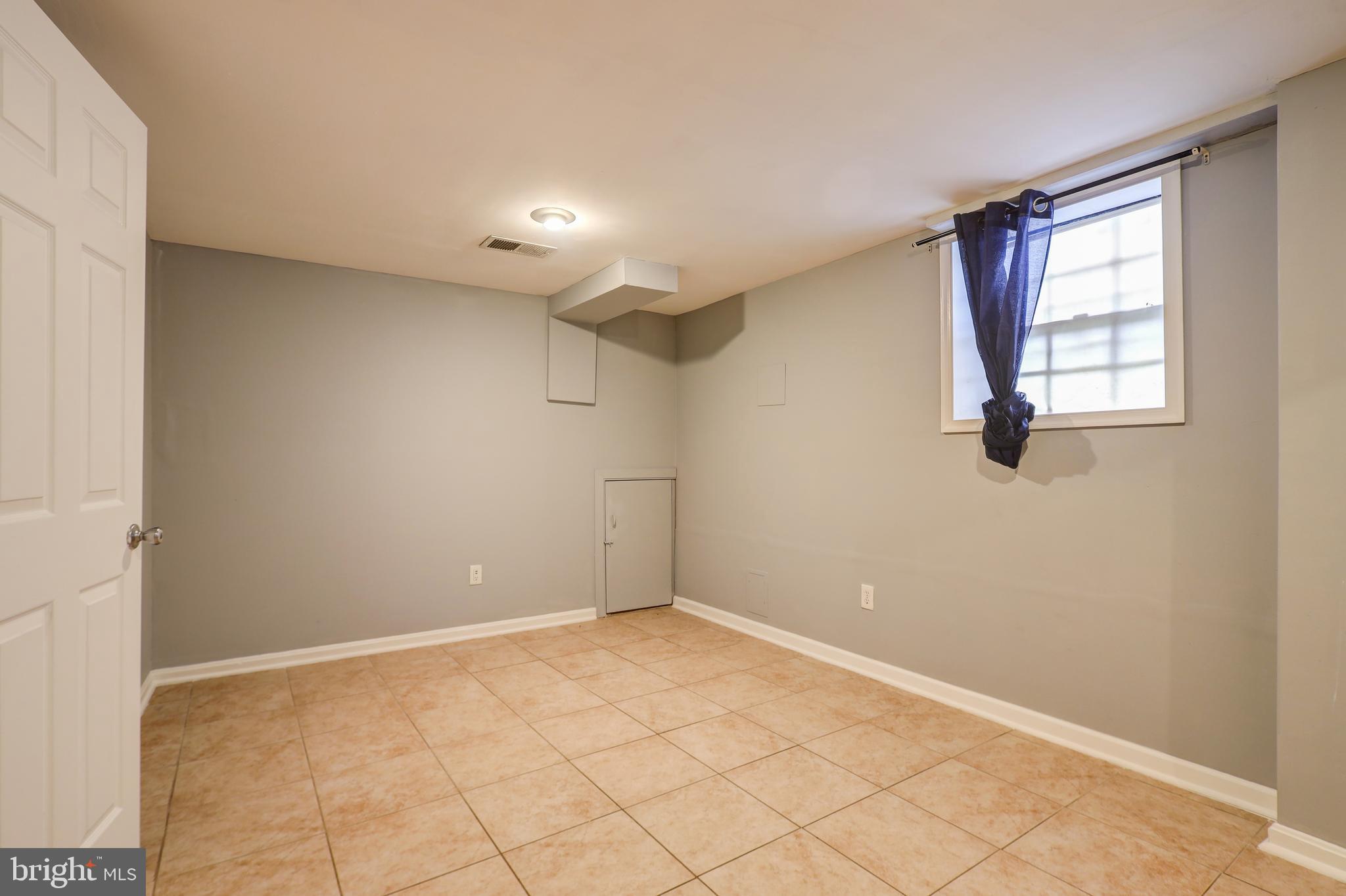 GLENARDEN WOODS - Residential