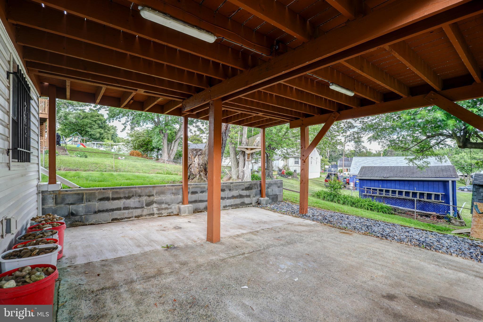 GLENARDEN WOODS - Residential