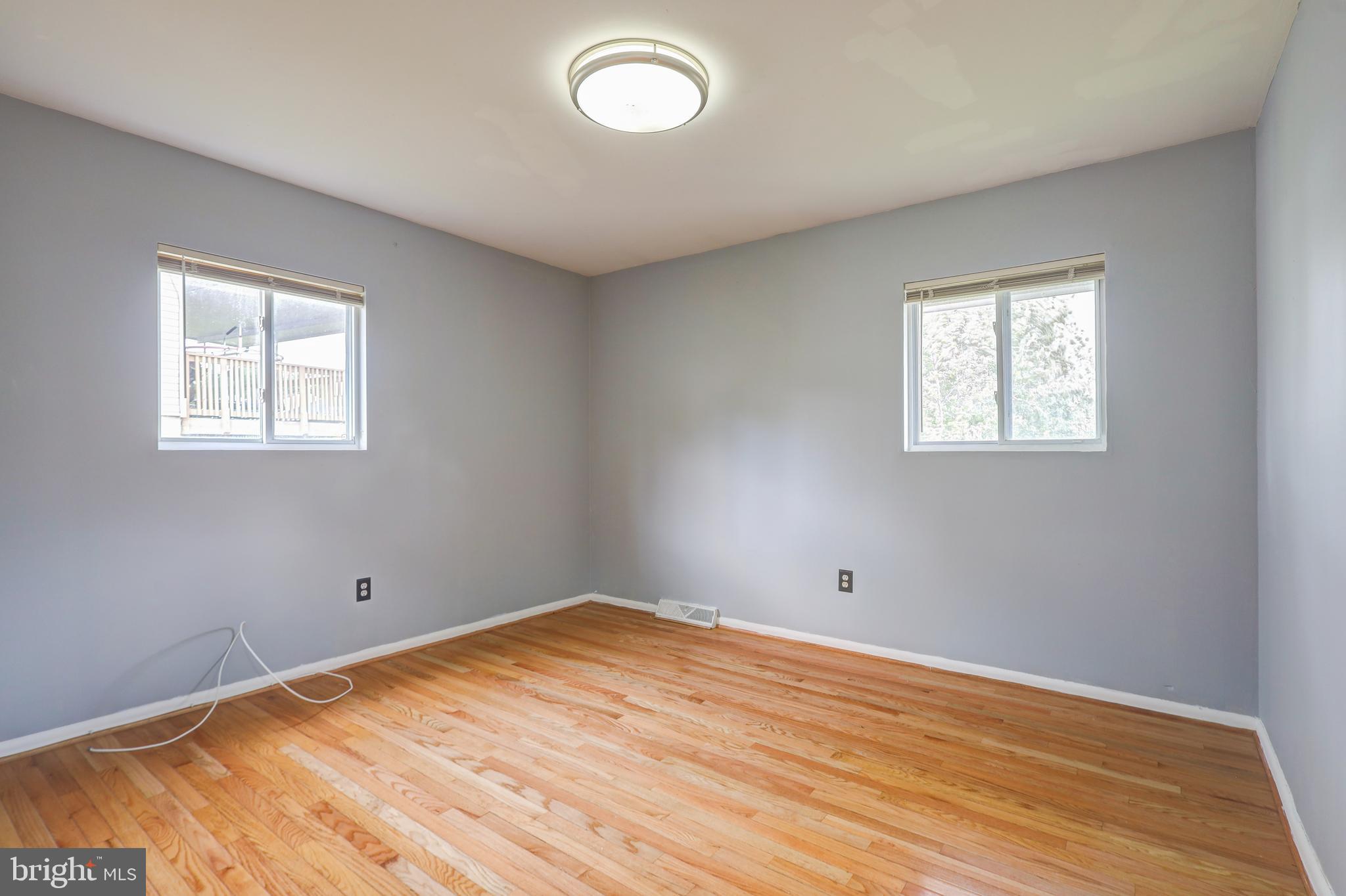 GLENARDEN WOODS - Residential