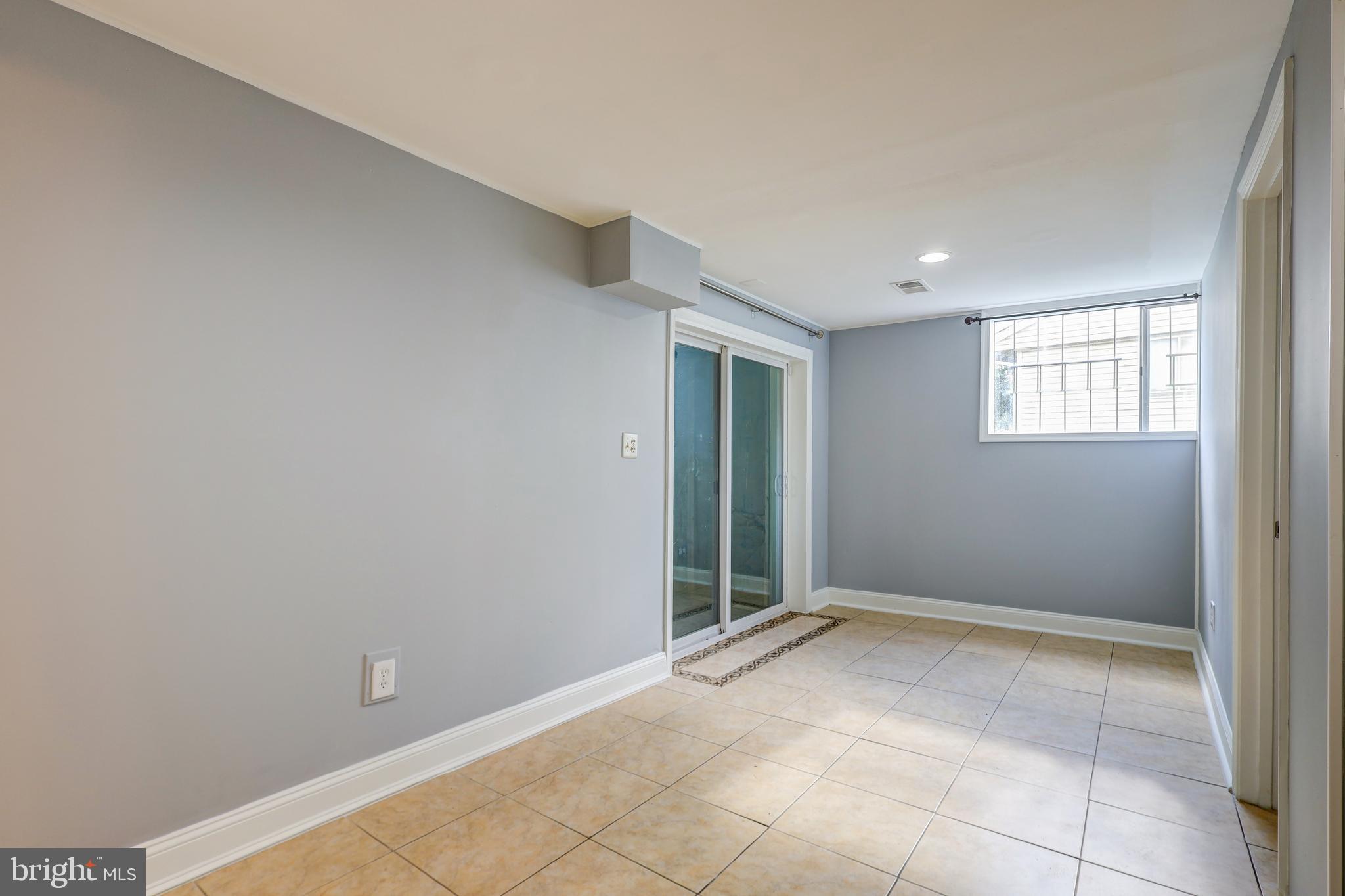 GLENARDEN WOODS - Residential