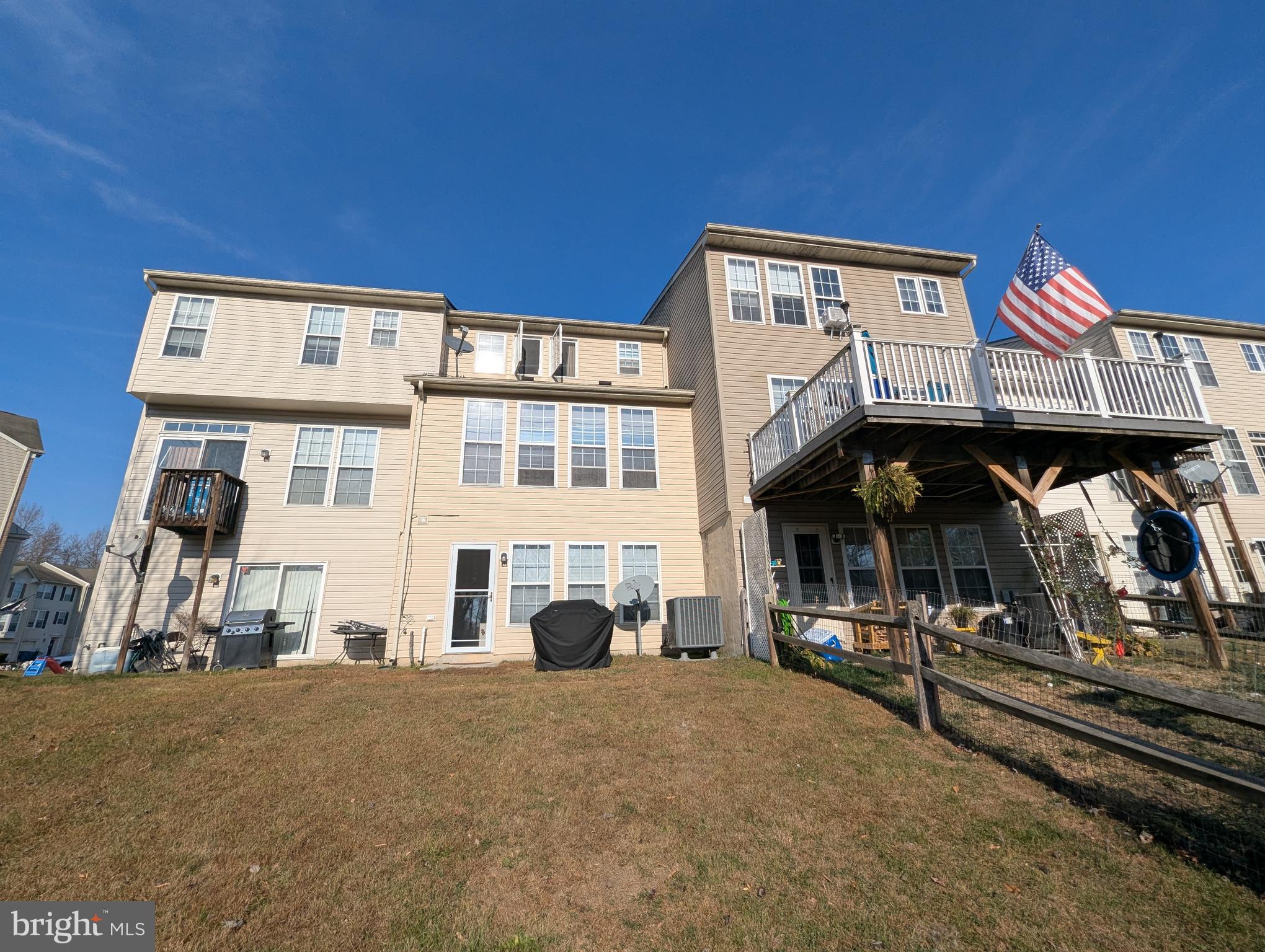 THE COURTS OF MALLORY - Residential