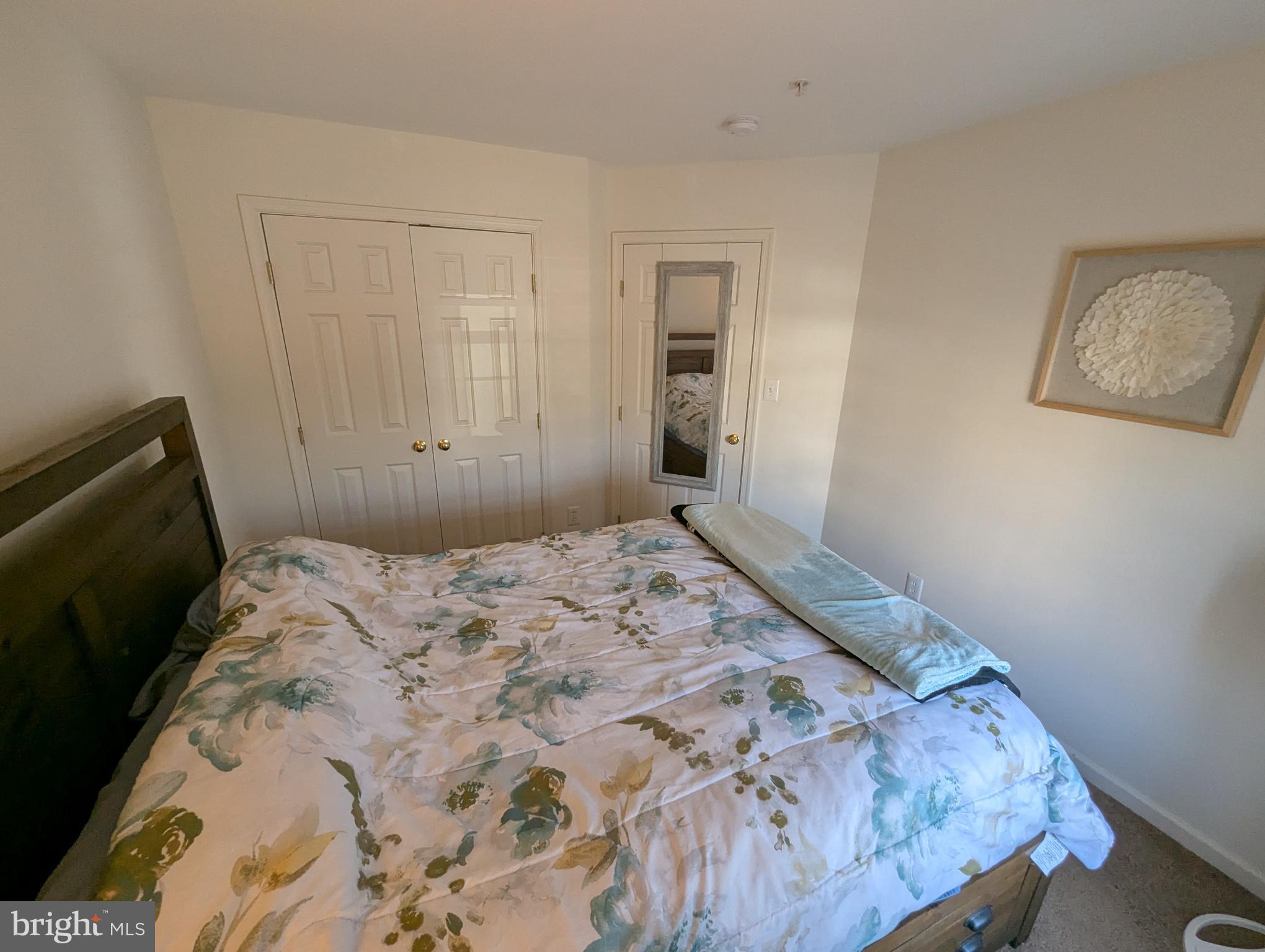 THE COURTS OF MALLORY - Residential