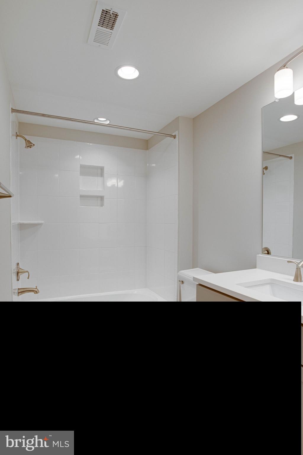 DUNN LORING WOODS - Residential