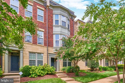 866 Regents Square Unit 336, Oxon Hill, MD MLS: MDPG2211672