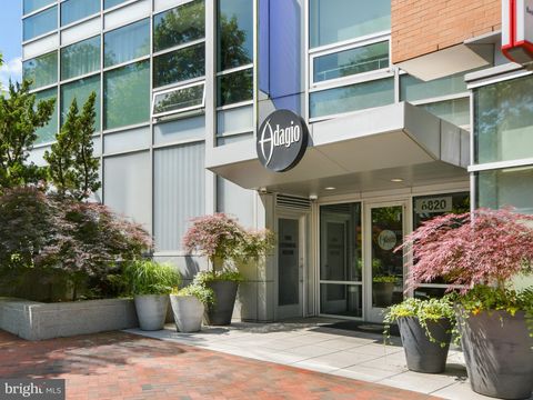Photo of 6820 WISCONSIN AVE #4005, CHEVY CHASE, MD 20815 (MLS # MDMC2094262)