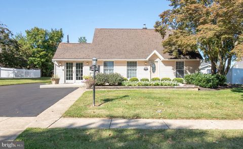 7 CANAL ROAD LEVITTOWN PA 19057