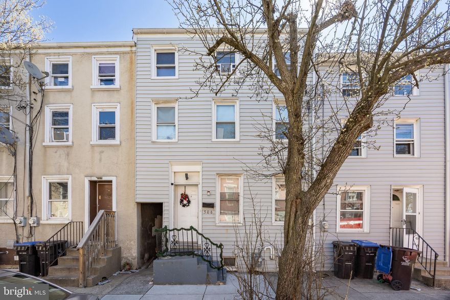 Spacious 4-bedroom, 1-bath home just a few blocks from the Montgomery County Courthouse—ideal as a primary residence or investment property, all for under $200,000. Inside, you'll find a large living room, an eat-in kitchen with room to customize, and four well-sized bedrooms offering flexibility for guests, a home office, or more.  A great opportunity to add your finishing touches and build equity in a prime location.