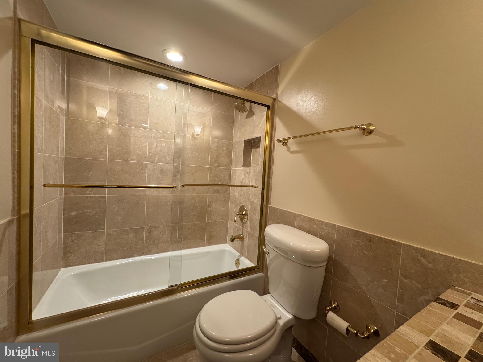 WATERGATE AT LANDMARK - Residential Lease