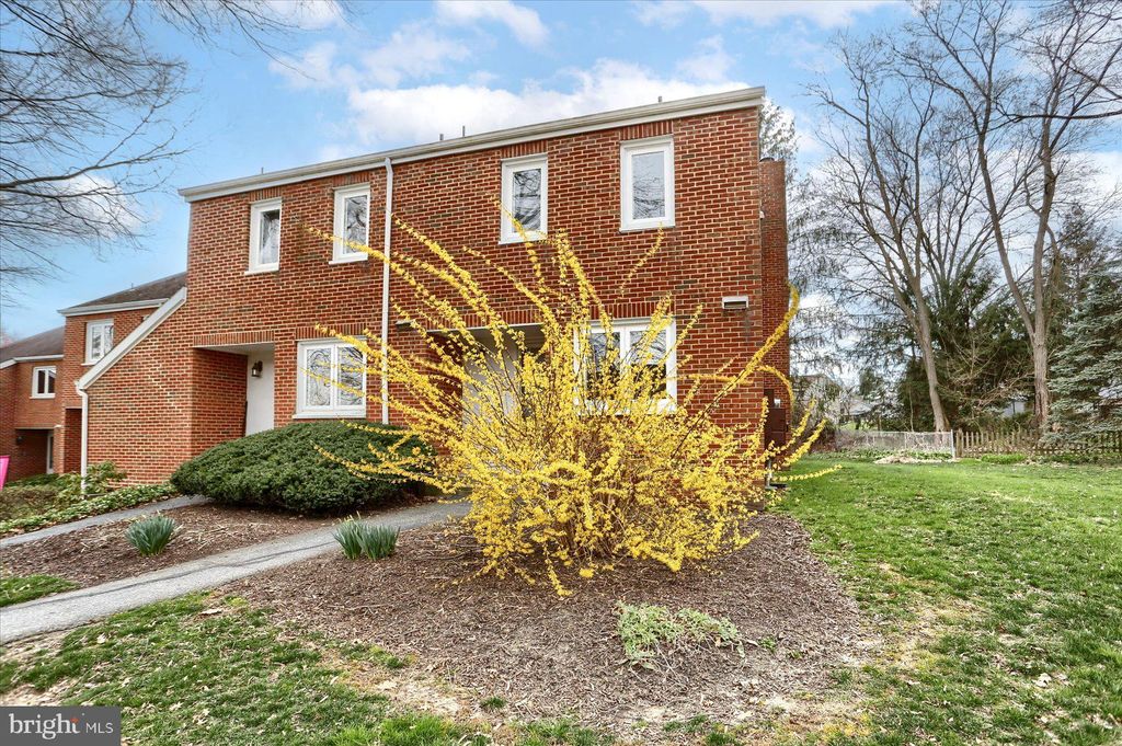 Photo of 15 Dogwood Lane, Mountville, PA 17554 (MLS # PALA2048514)