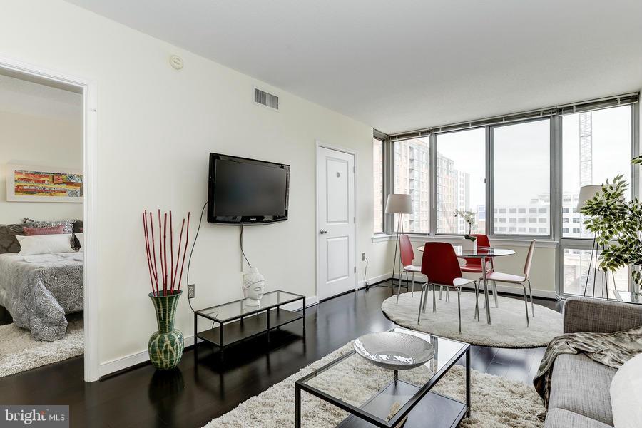 555 MASSACHUSETTS AVENUE NW 806